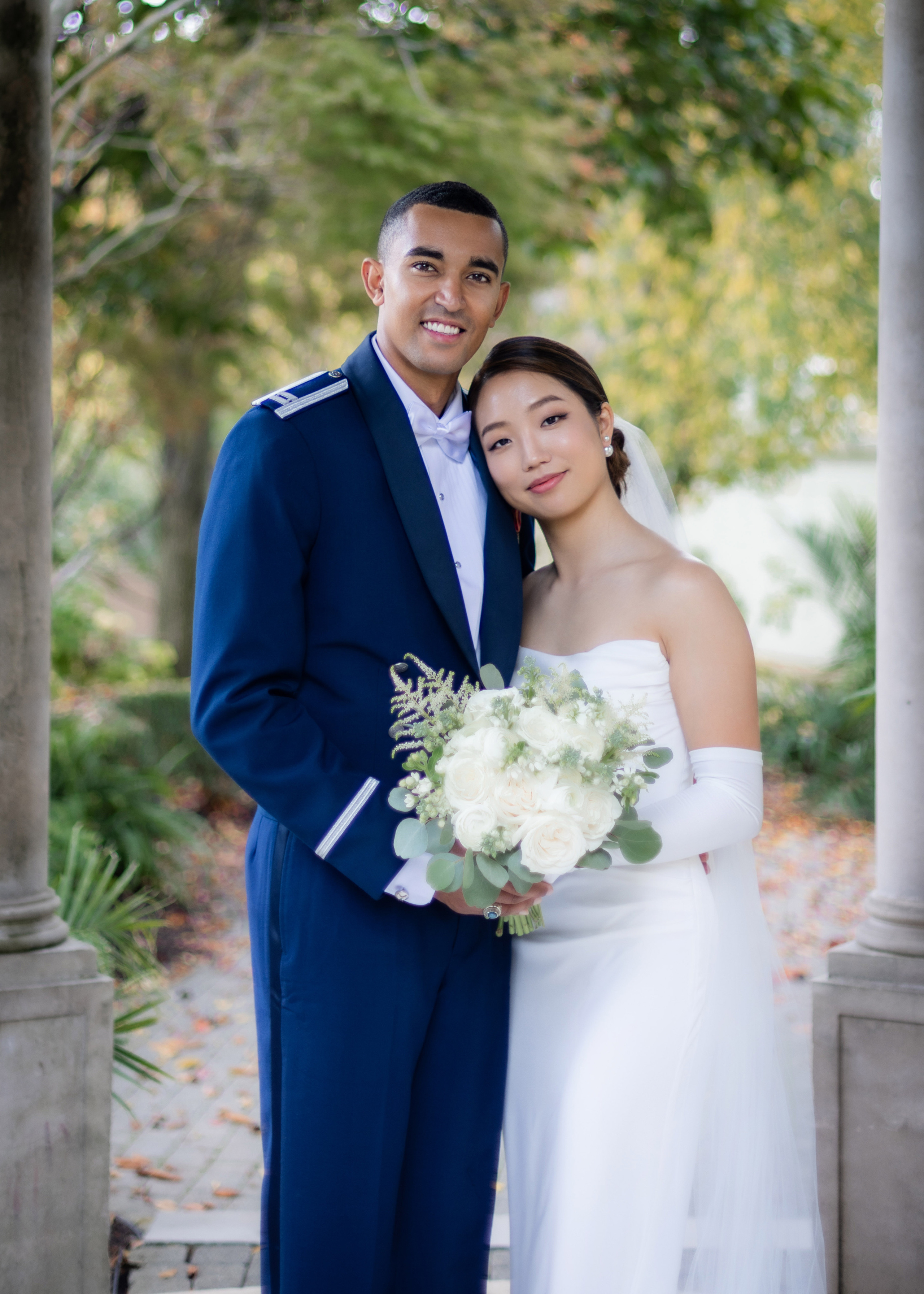 Ester & Conner. Wedding and Event photography, Kisses + Veil