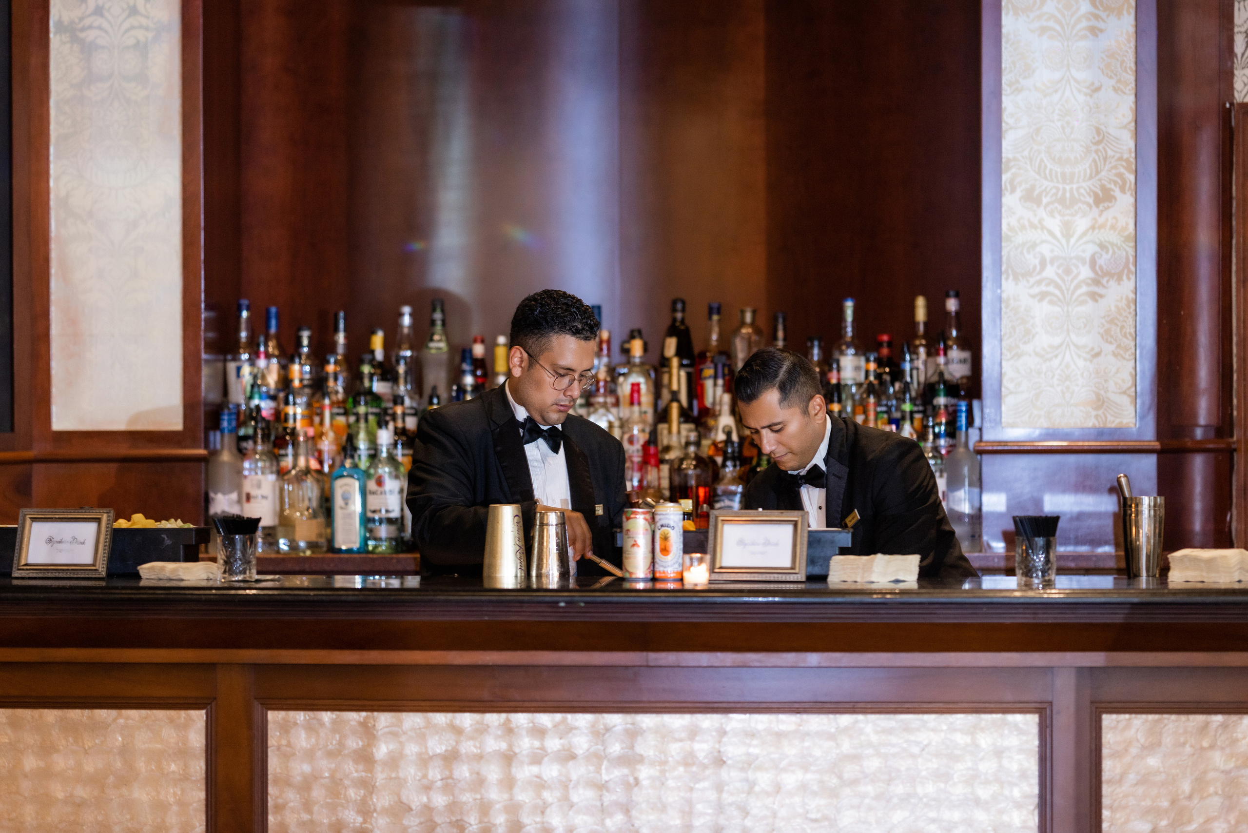 Ester & Conner. Wedding and Event photography, Kisses + Veil