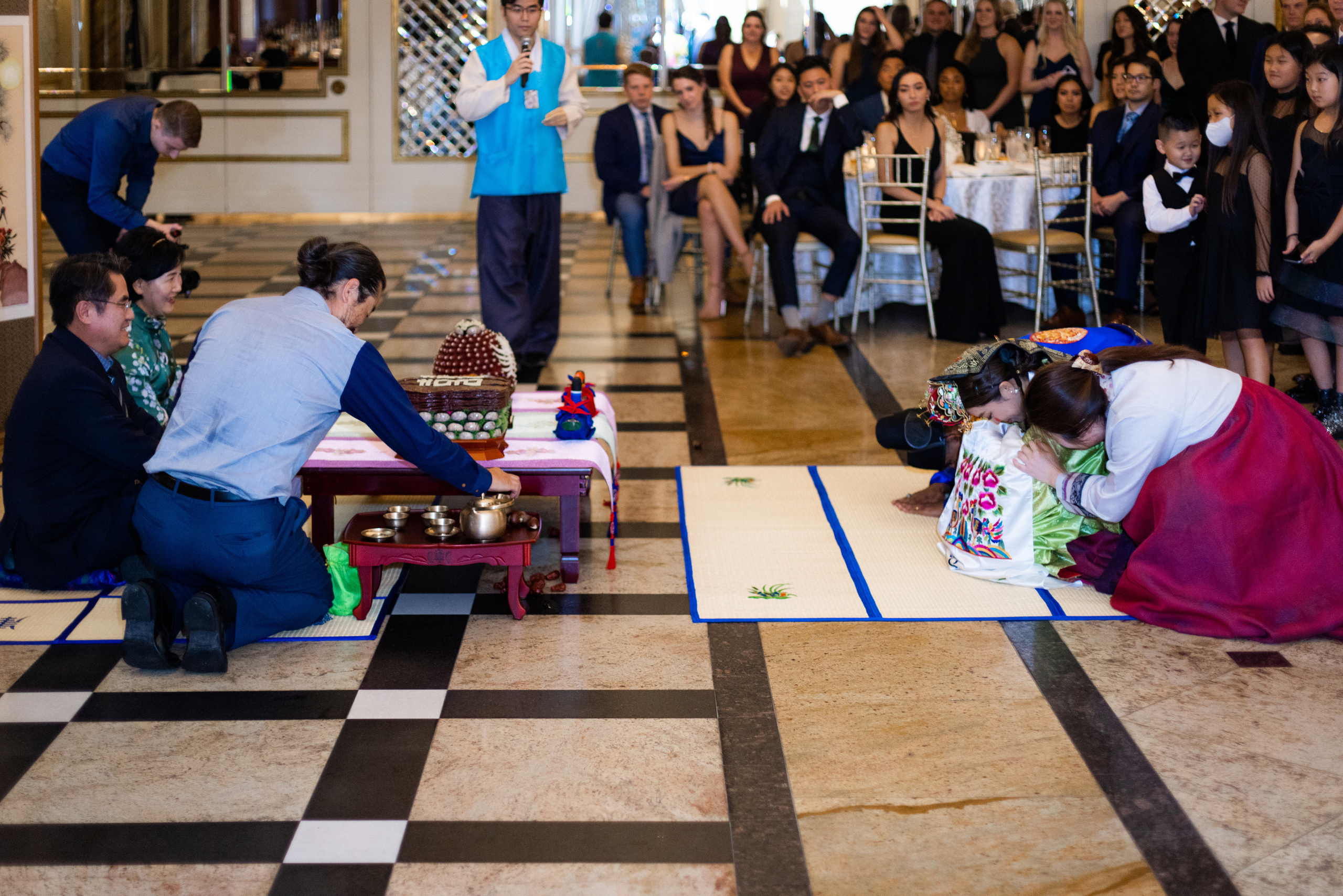 Ester & Conner. Wedding and Event photography, Kisses + Veil