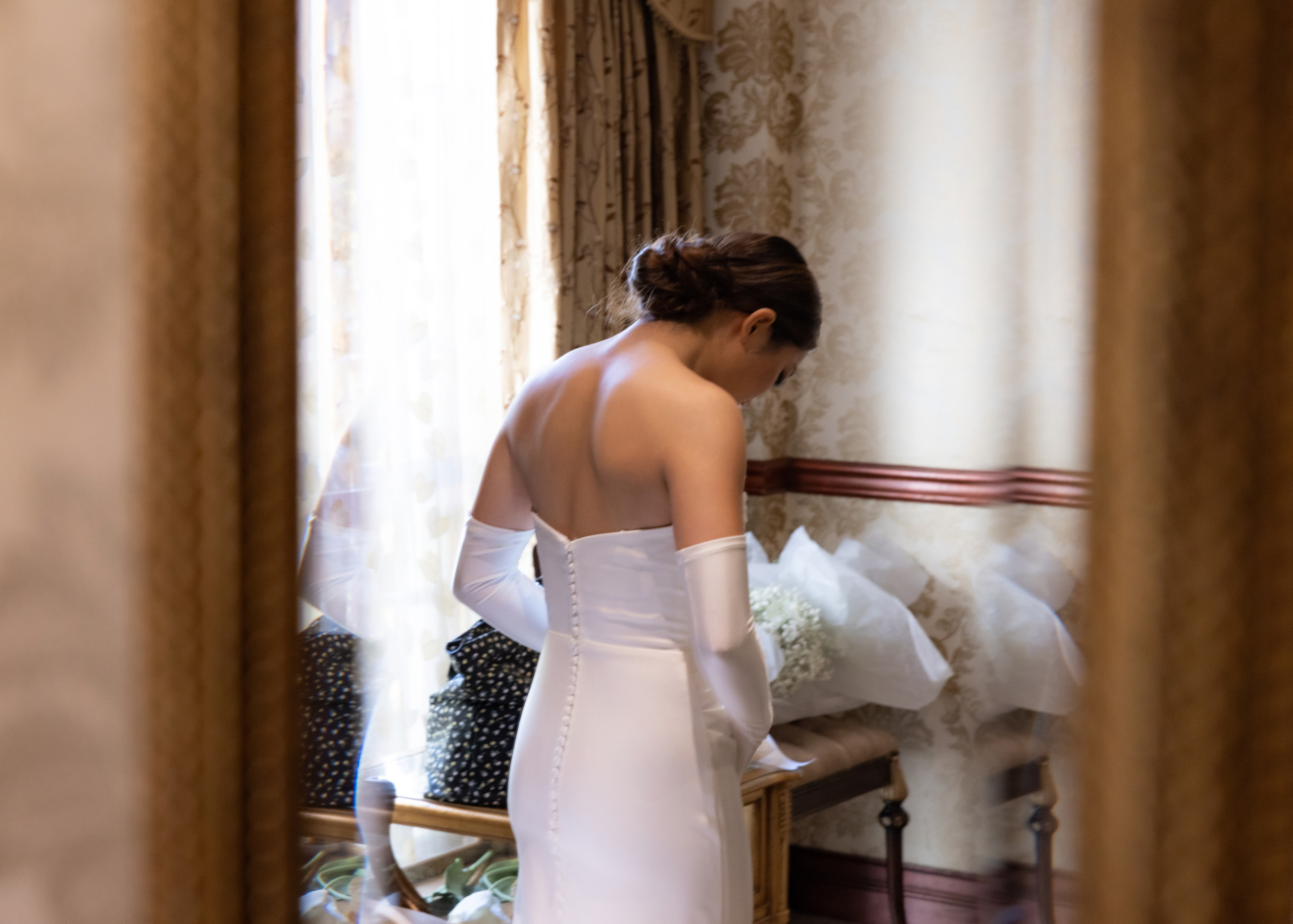 Ester & Conner. Wedding and Event photography, Kisses + Veil