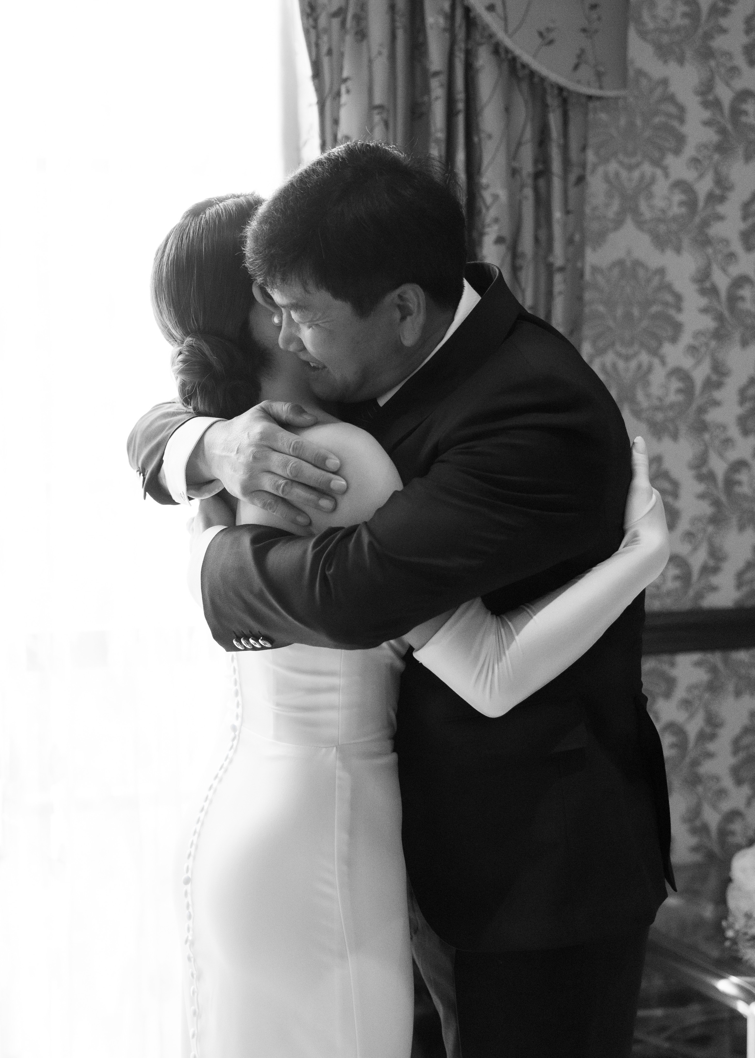 Ester & Conner. Wedding and Event photography, Kisses + Veil