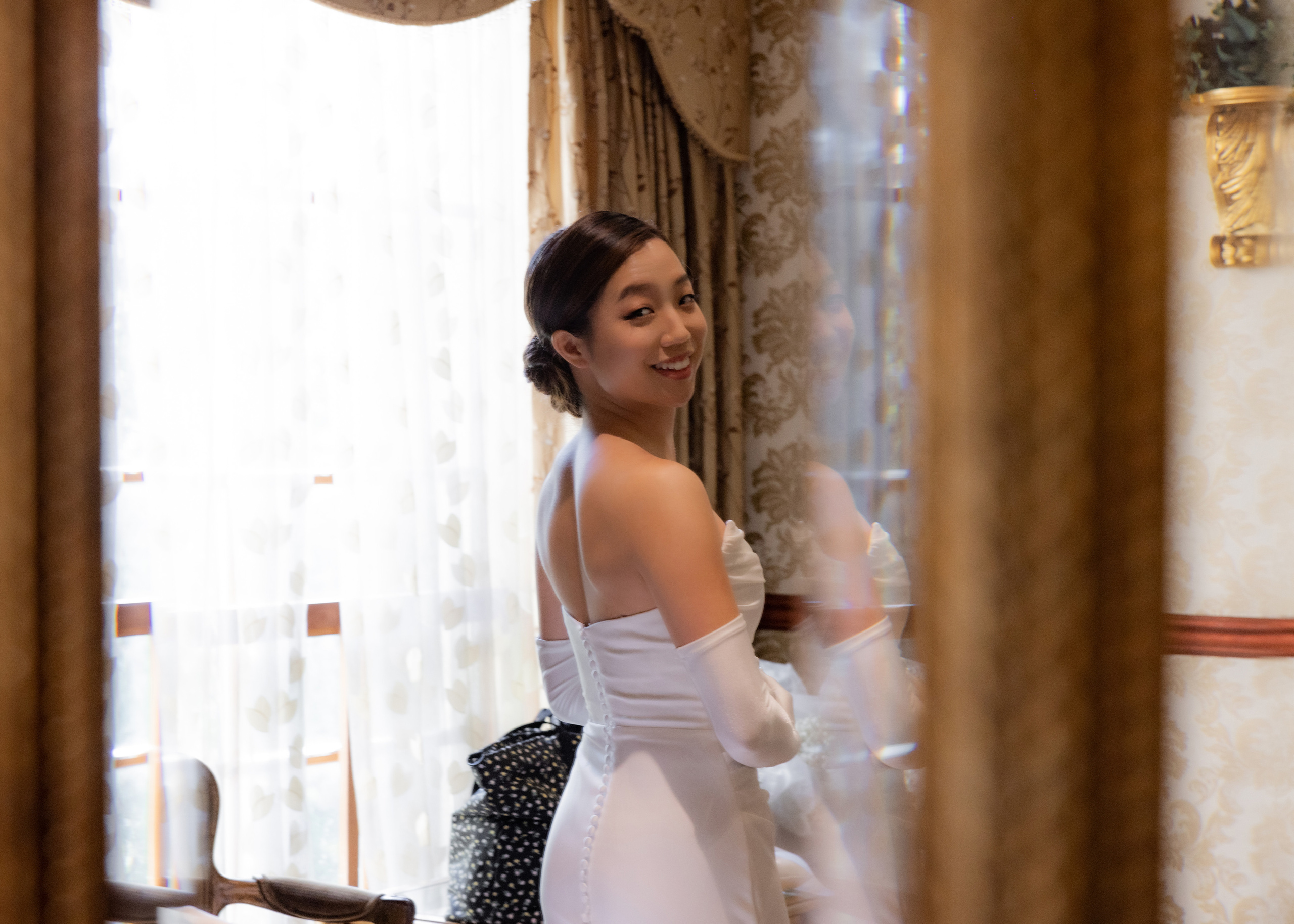 Ester & Conner. Wedding and Event photography, Kisses + Veil