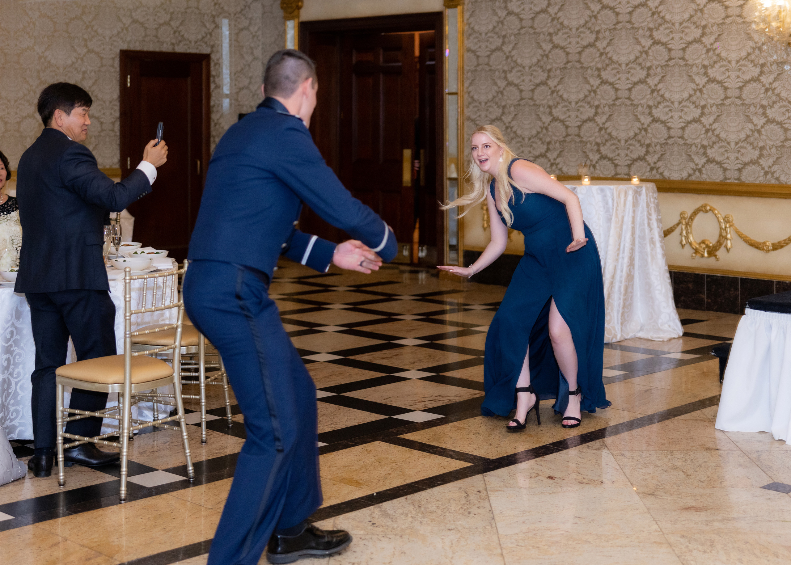 Ester & Conner. Wedding and Event photography, Kisses + Veil