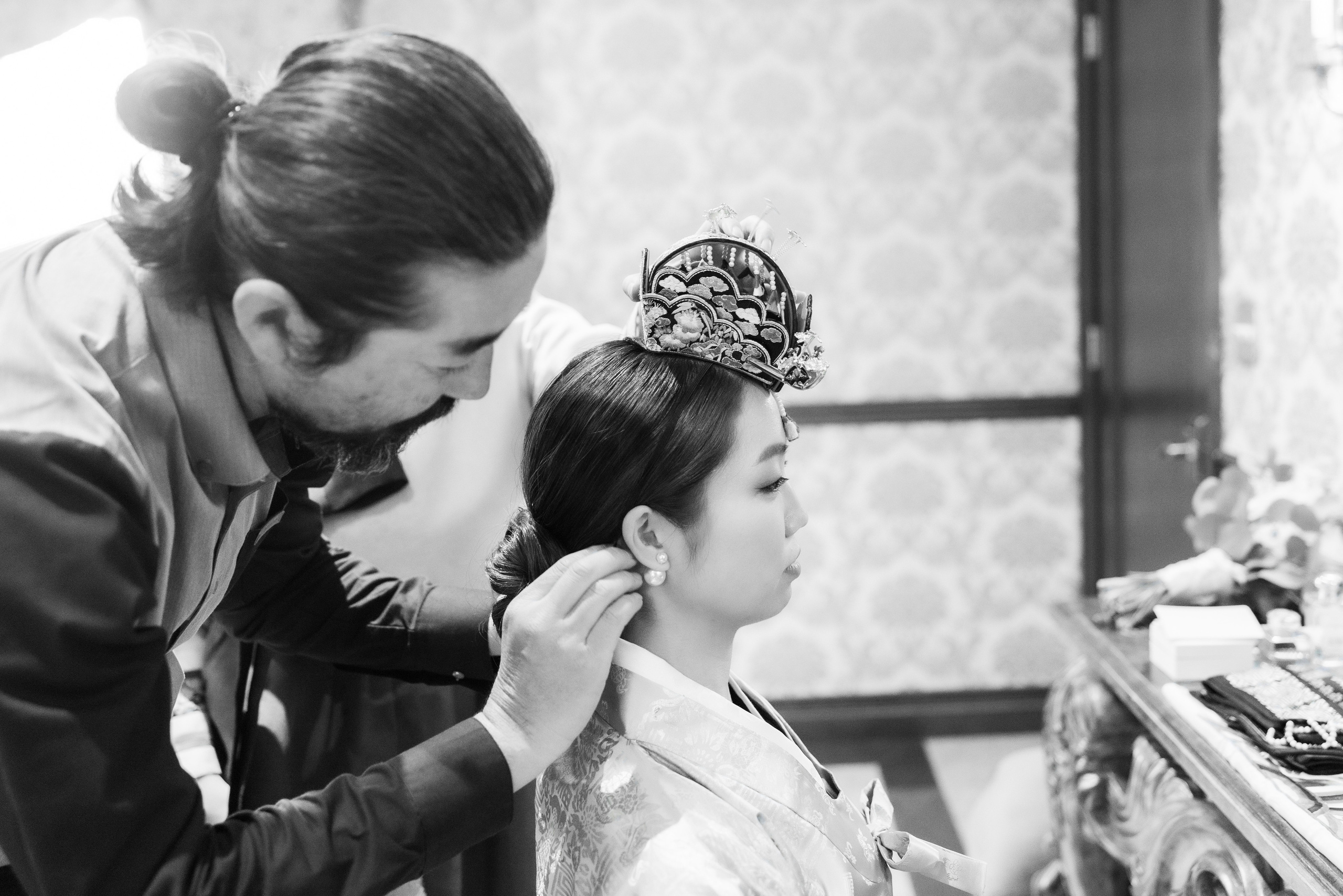 Ester & Conner. Wedding and Event photography, Kisses + Veil