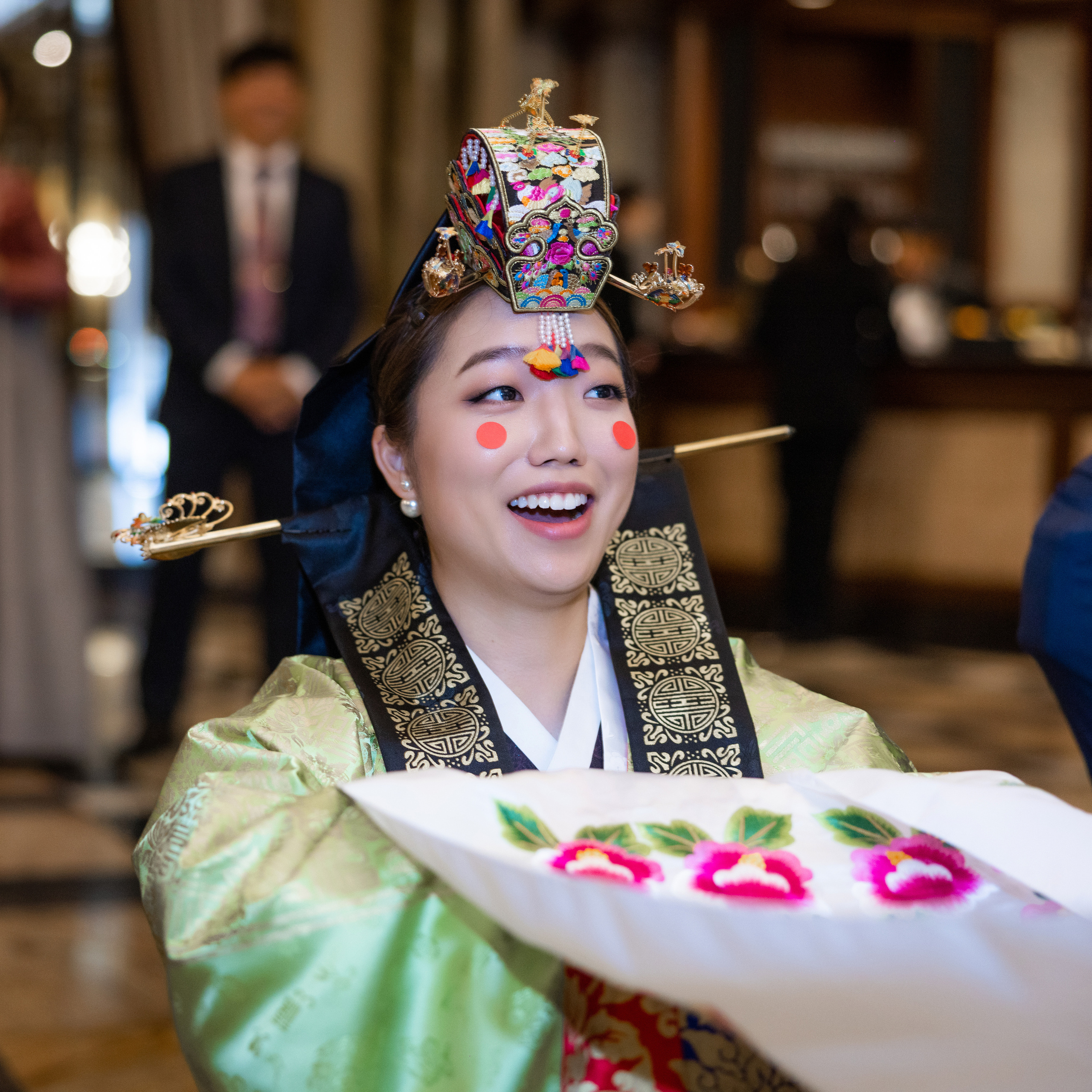 Ester & Conner. Wedding and Event photography, Kisses + Veil