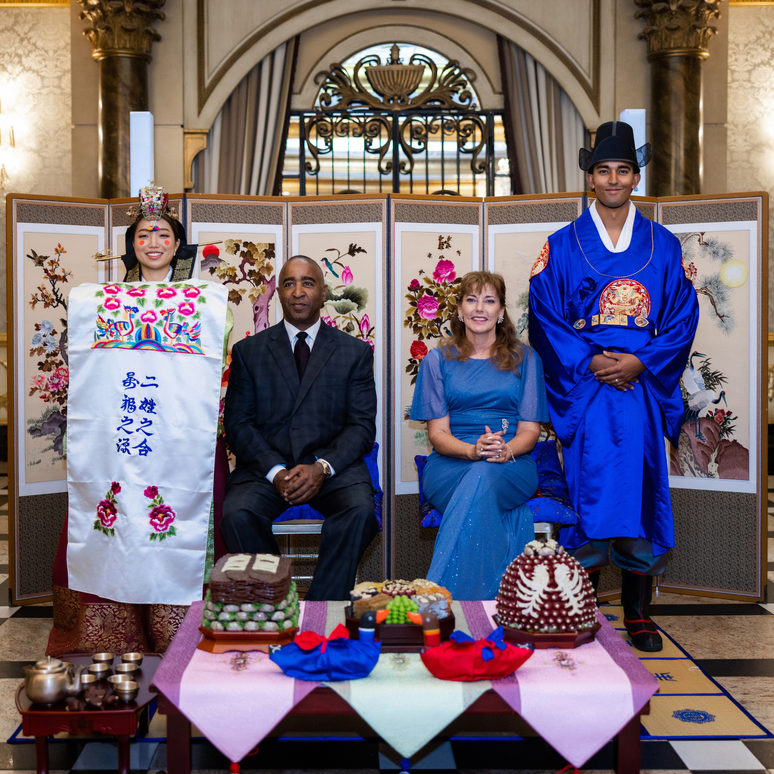 Ester & Conner. Wedding and Event photography, Kisses + Veil