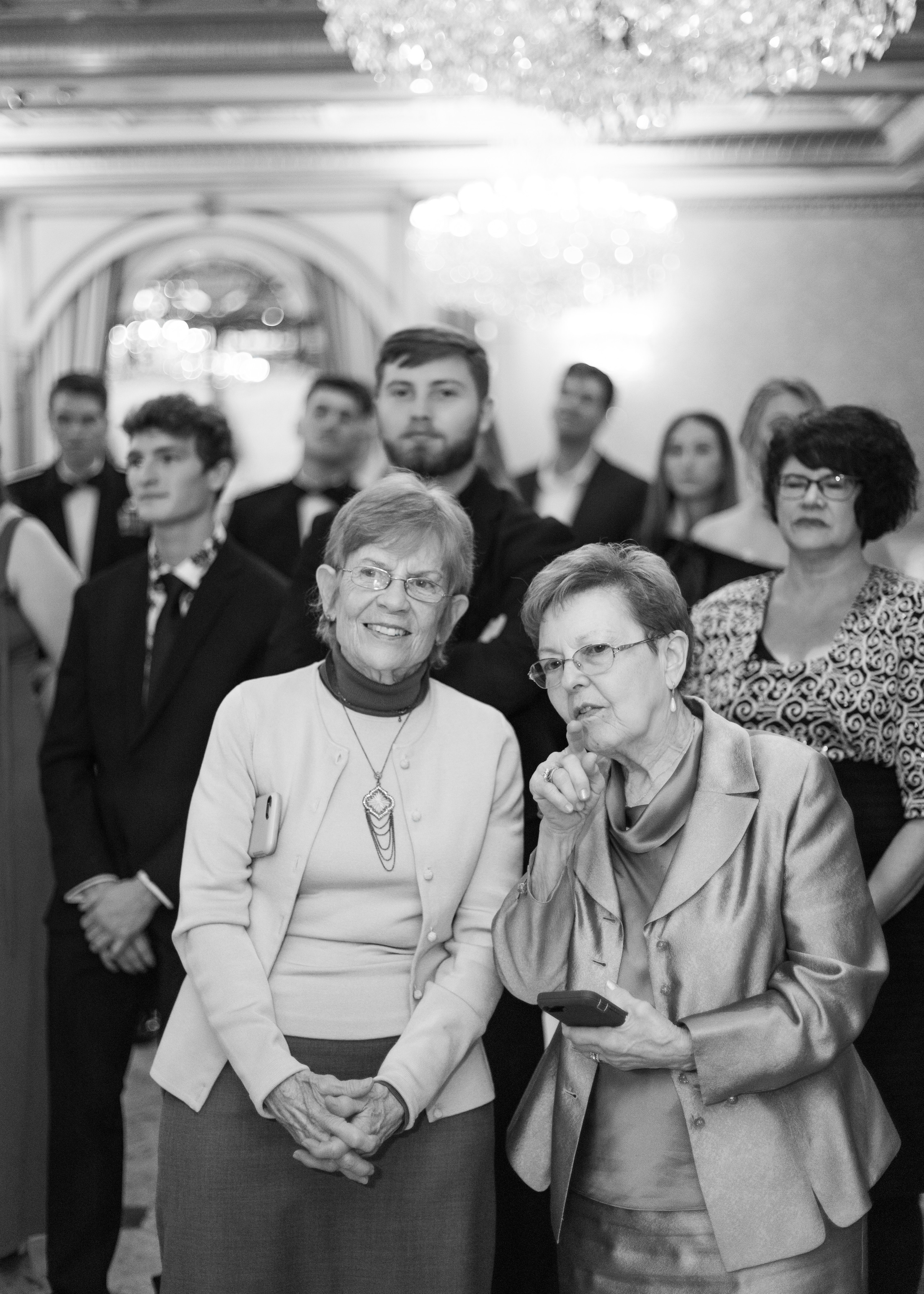 Ester & Conner. Wedding and Event photography, Kisses + Veil