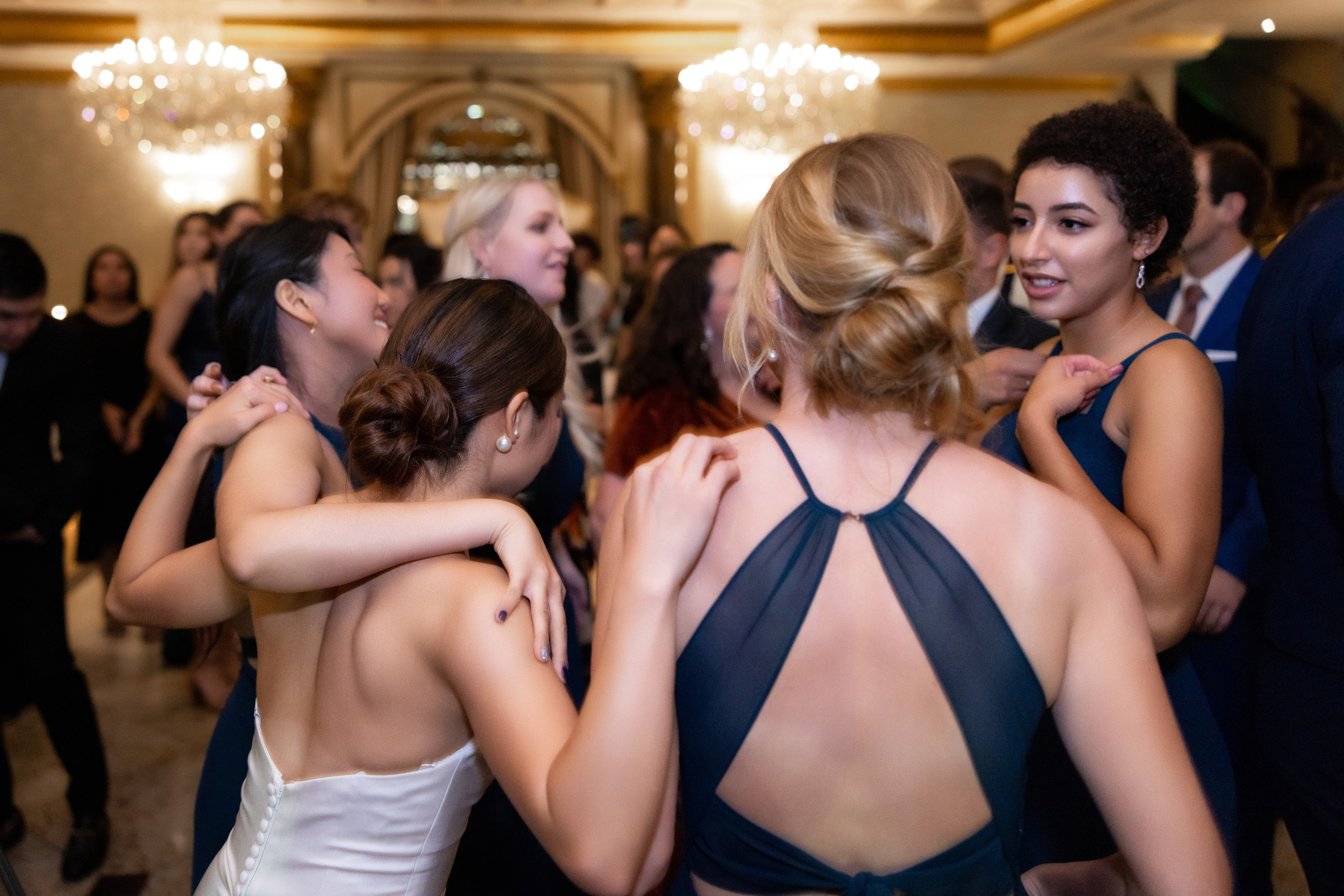 Ester & Conner. Wedding and Event photography, Kisses + Veil