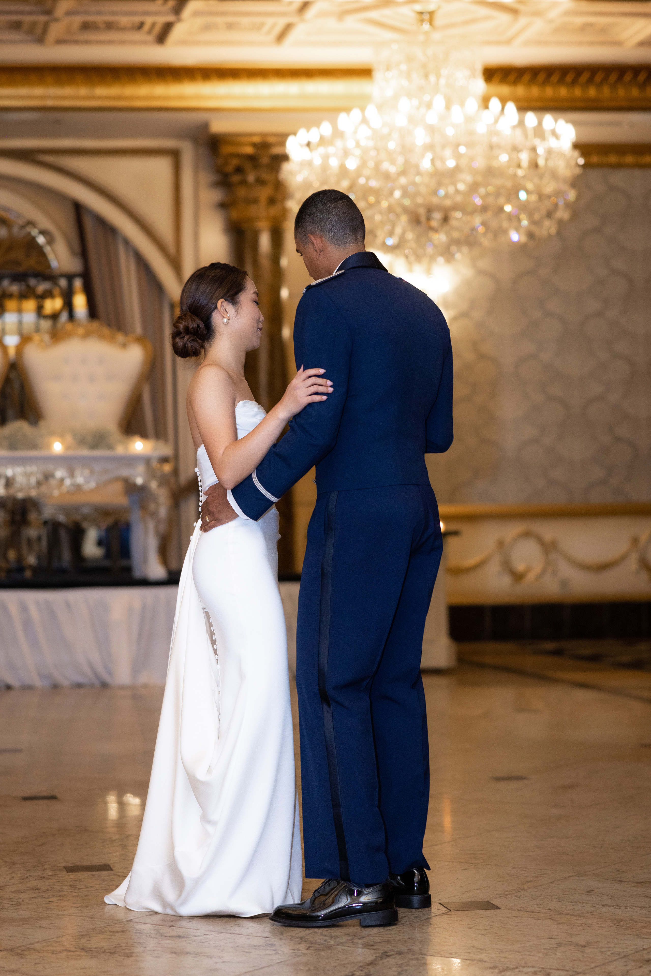 Ester & Conner. Wedding and Event photography, Kisses + Veil