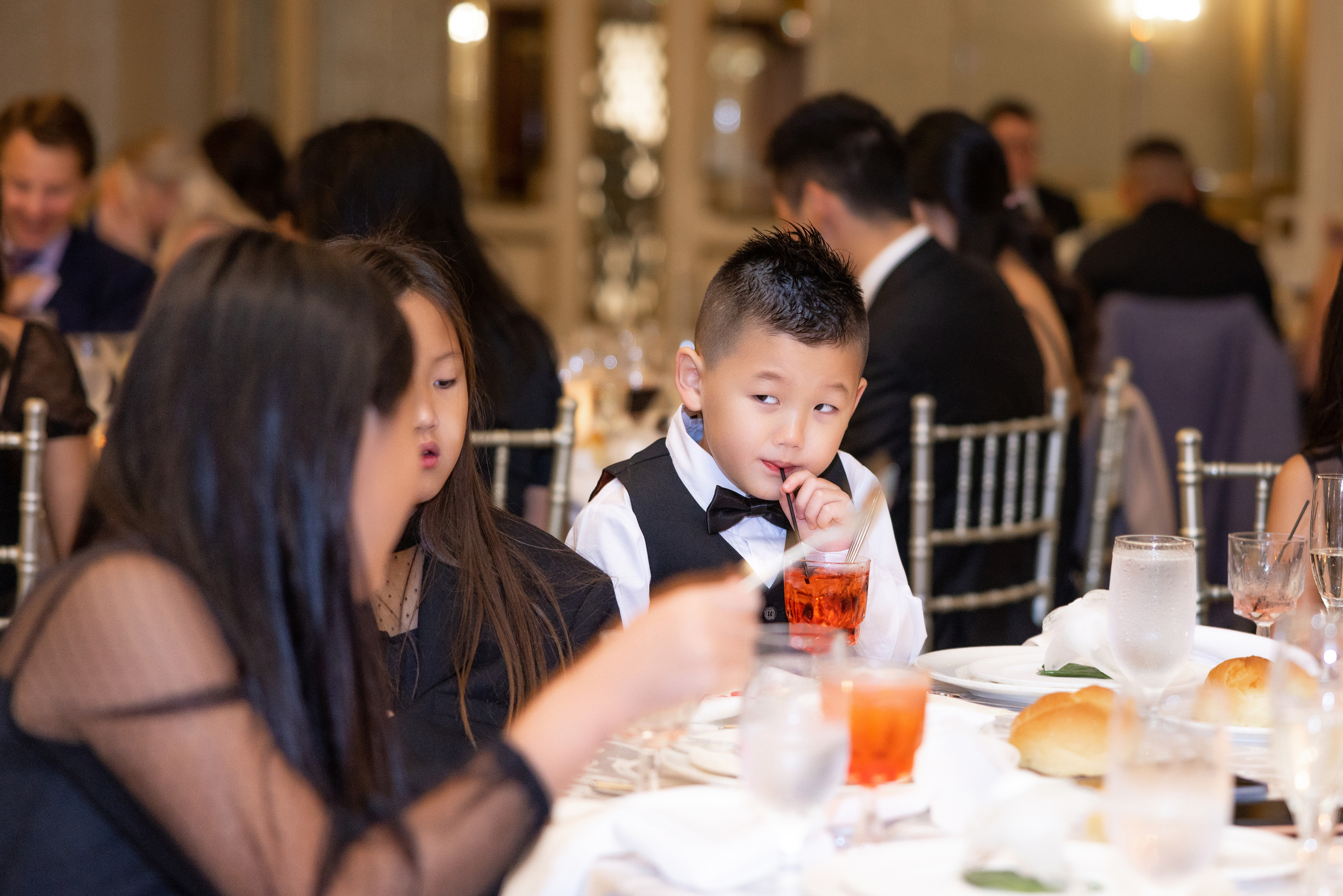 Ester & Conner. Wedding and Event photography, Kisses + Veil