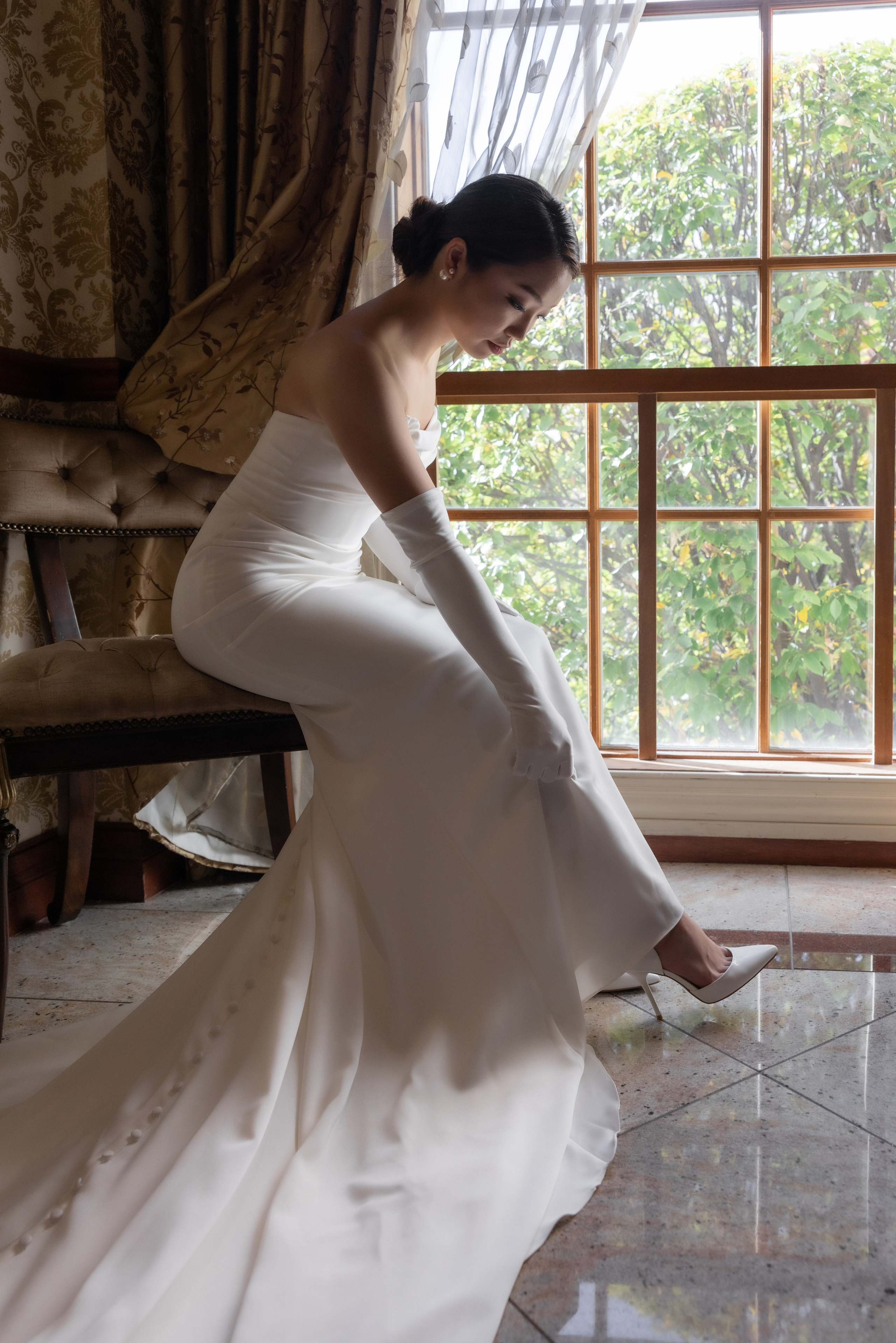 Ester & Conner. Wedding and Event photography, Kisses + Veil