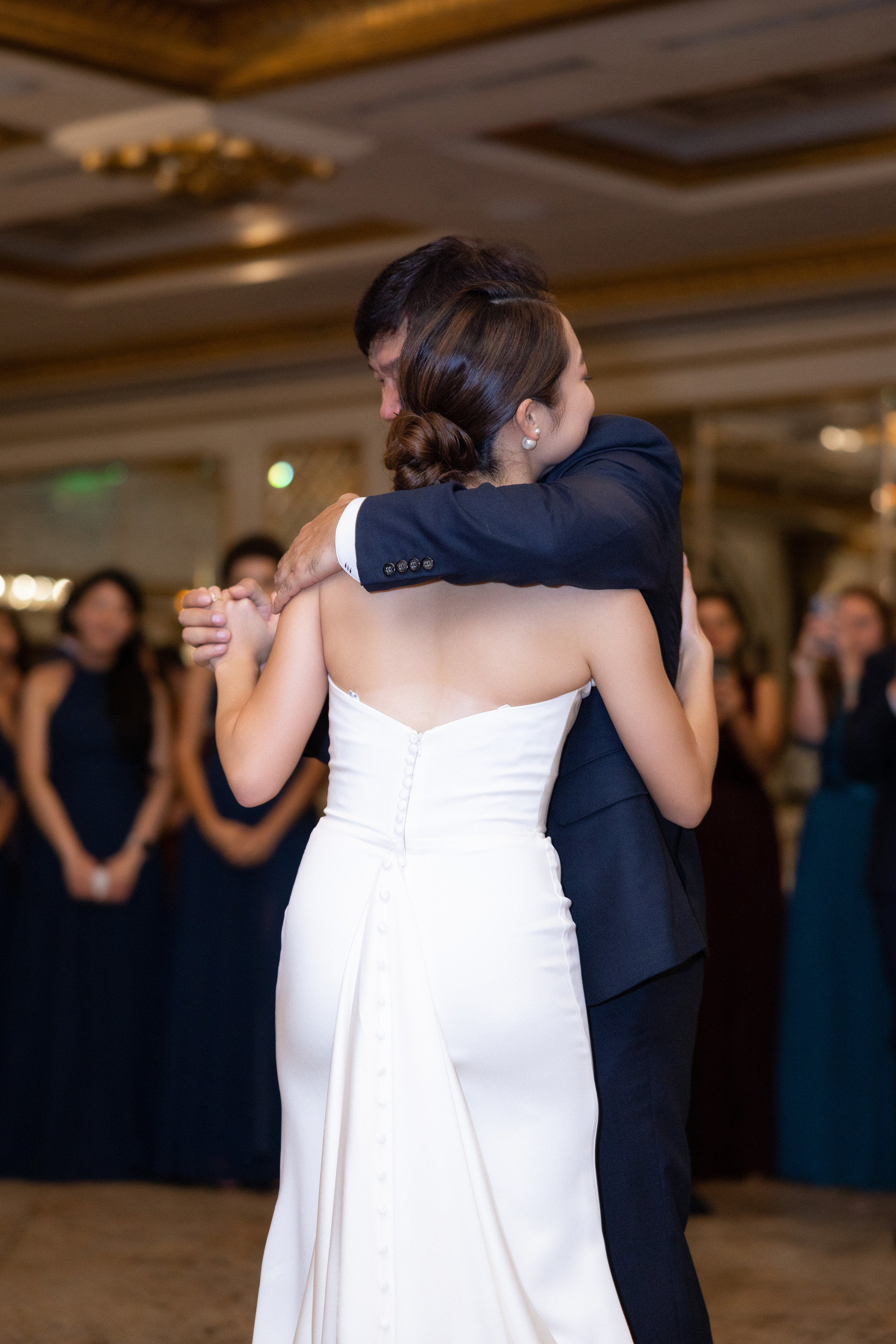 Ester & Conner. Wedding and Event photography, Kisses + Veil