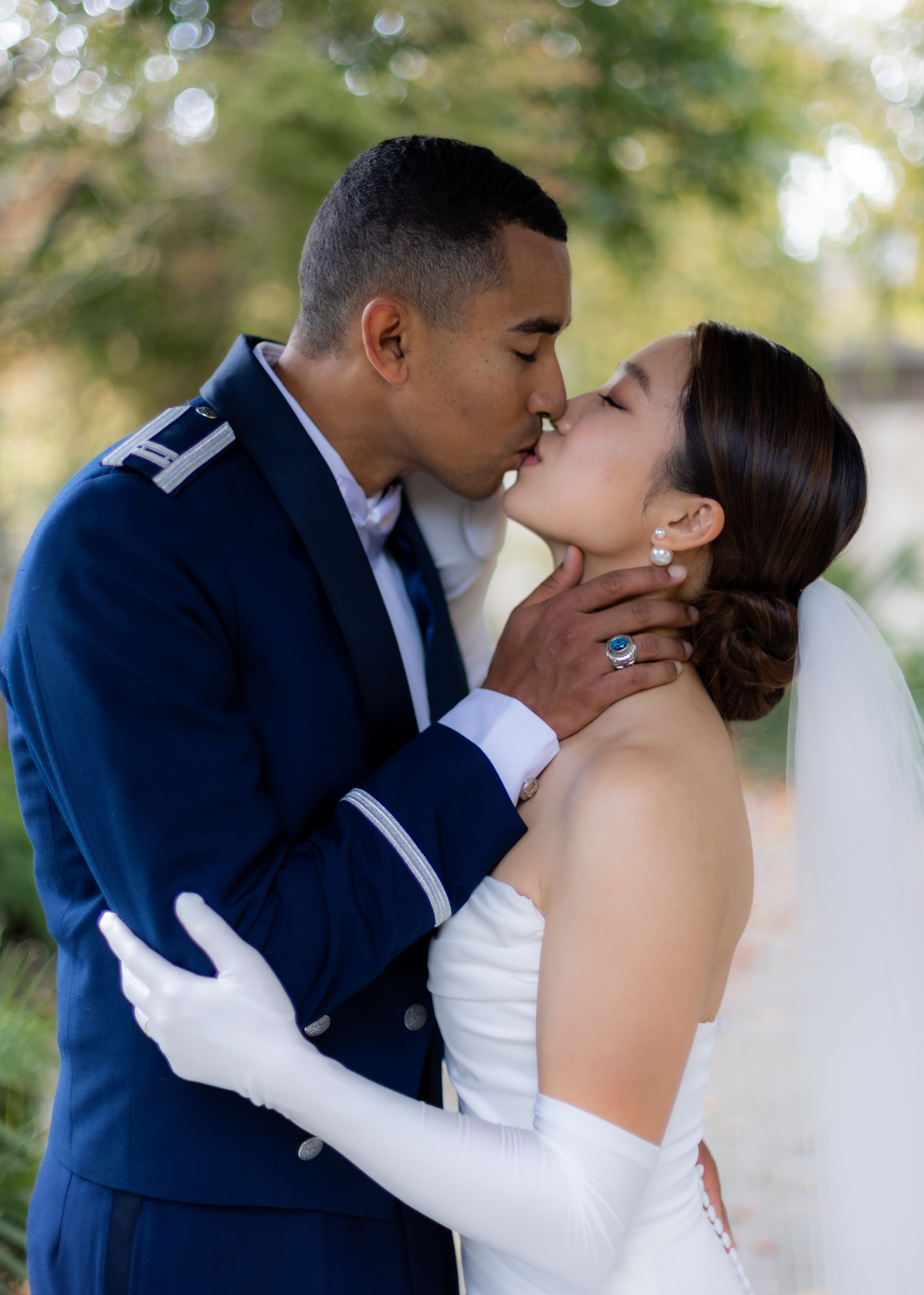 Ester & Conner. Wedding and Event photography, Kisses + Veil