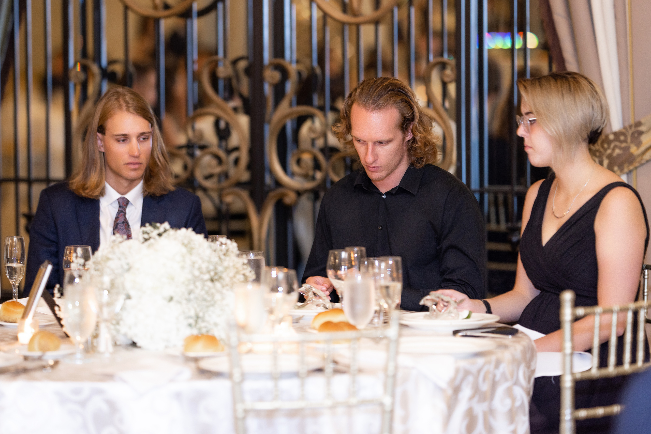 Ester & Conner. Wedding and Event photography, Kisses + Veil