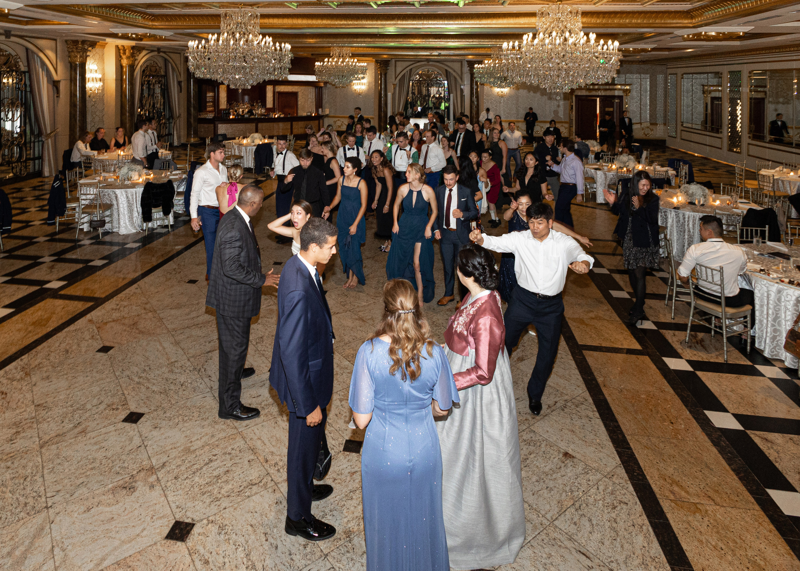 Ester & Conner. Wedding and Event photography, Kisses + Veil