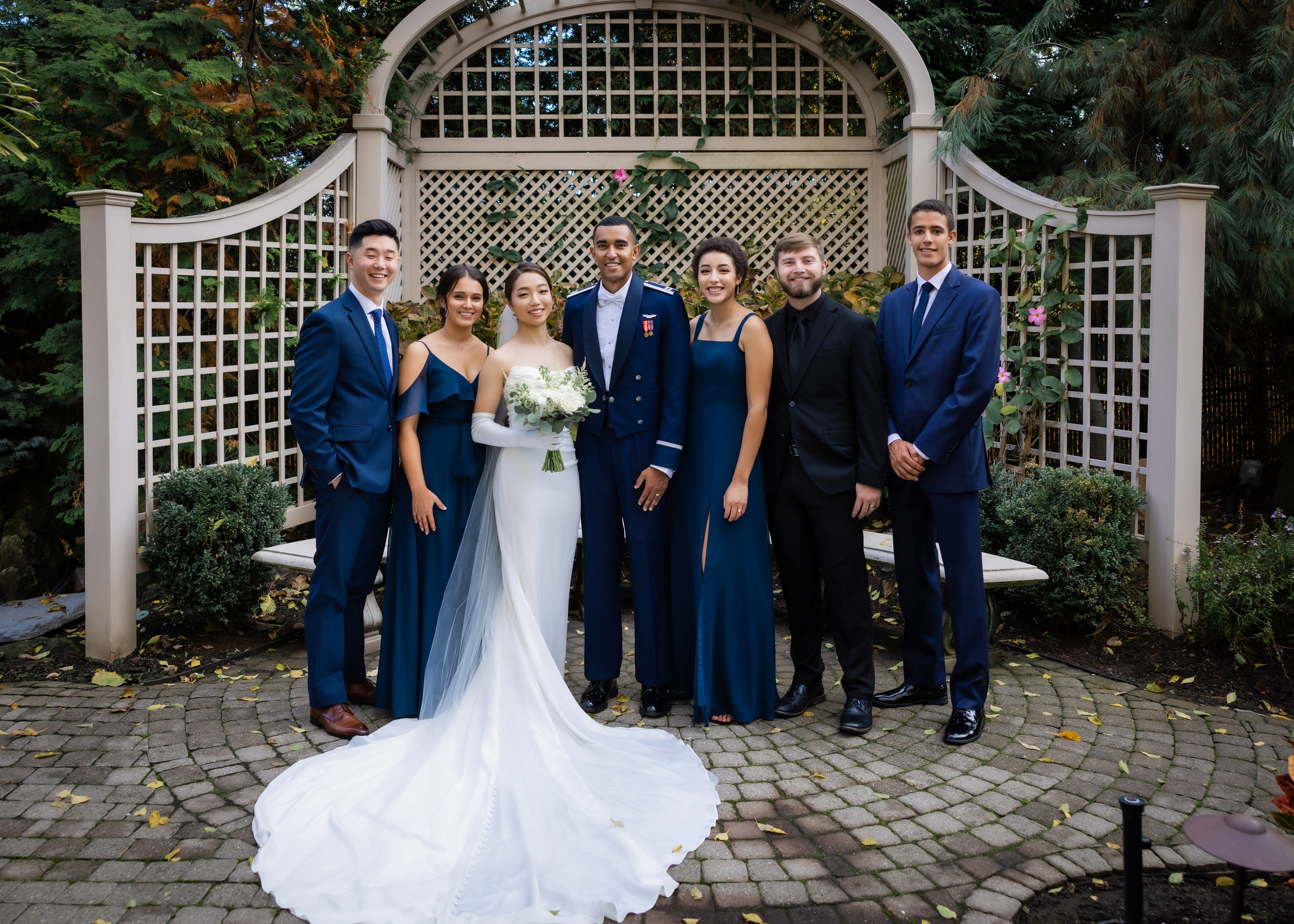 Ester & Conner. Wedding and Event photography, Kisses + Veil