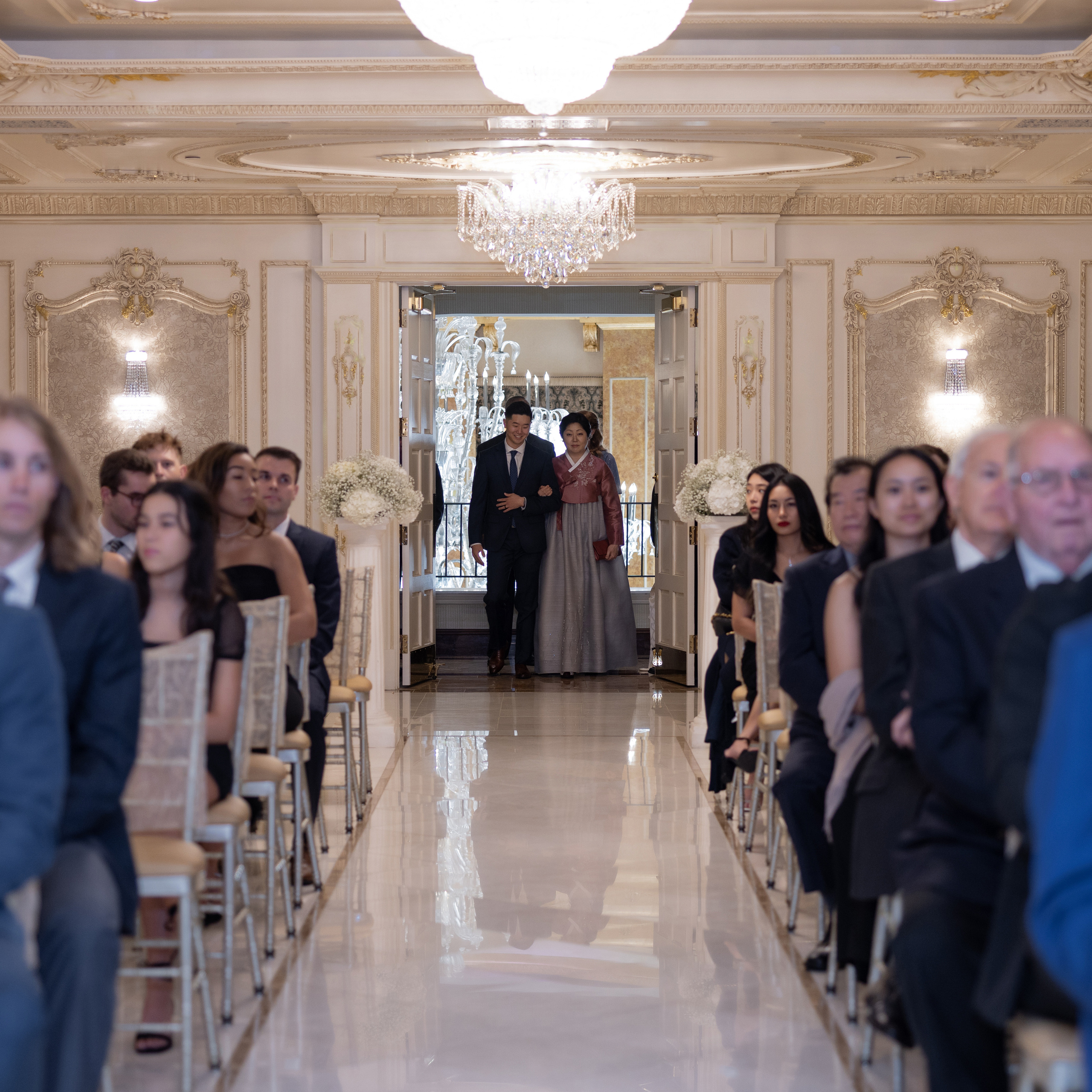 Ester & Conner. Wedding and Event photography, Kisses + Veil