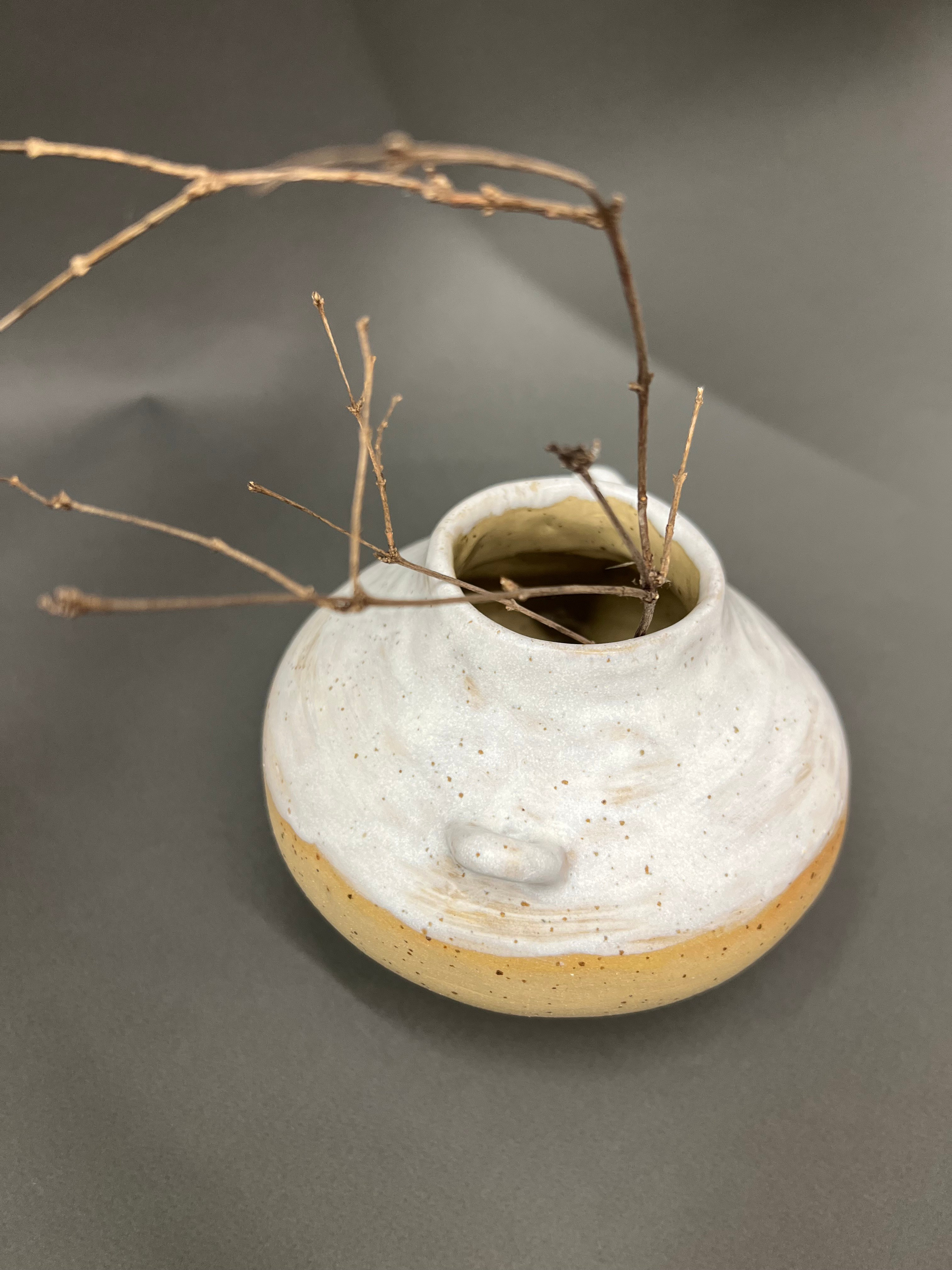 Vase “Simple”. ReefCeramics, based in Nicosia, is a creative hub where handcrafted ce