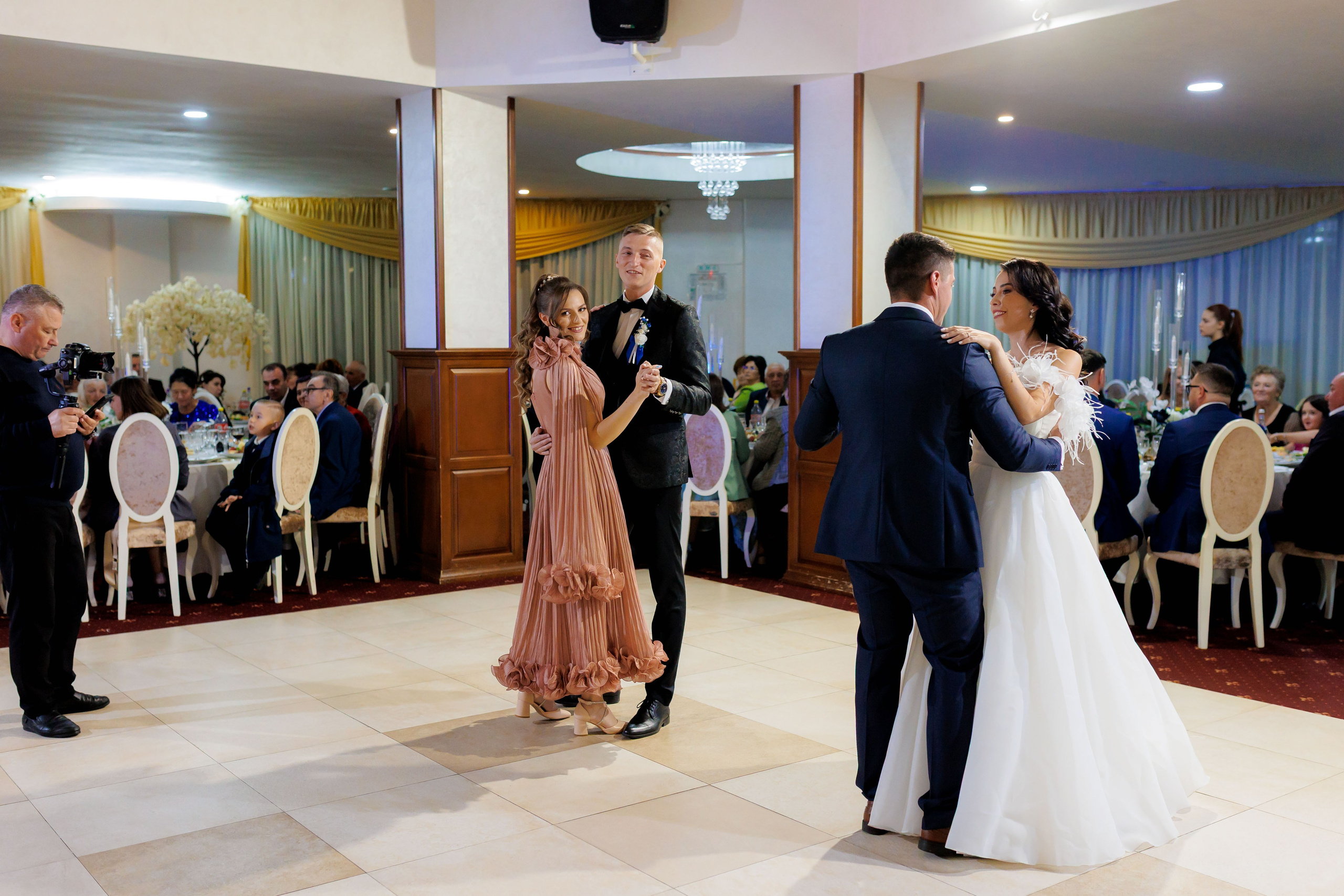 Loredana & Emilian – Ziua Nunții | Videografie - fotografie Botez Suceava, Iași, Botoșani. Servicii foto-video profesionale, pentru momente de neuitat