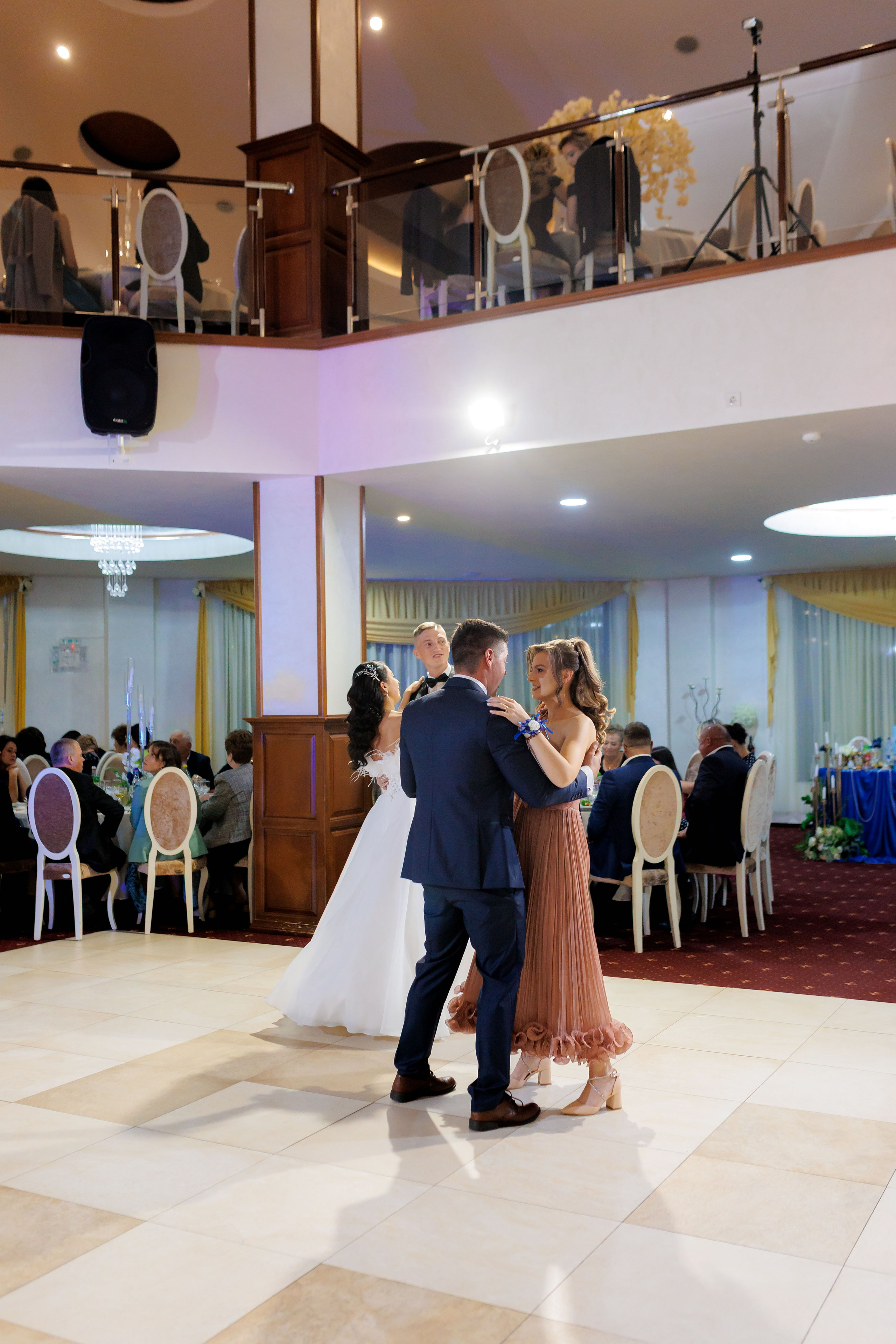 Loredana & Emilian – Ziua Nunții | Videografie - fotografie Botez Suceava, Iași, Botoșani. Servicii foto-video profesionale, pentru momente de neuitat