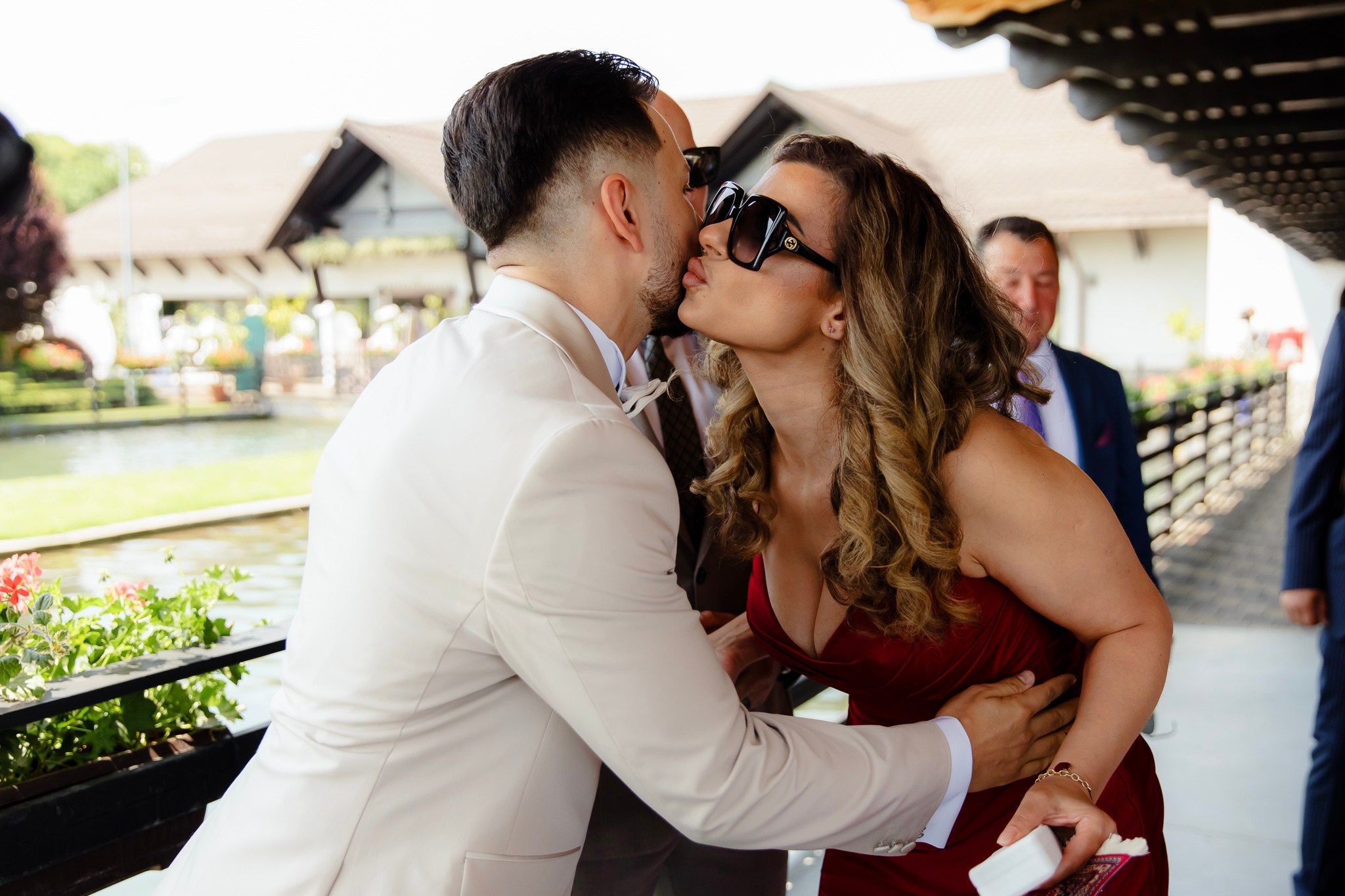 Ioana & Ionuț | Nuntă de poveste la Păstrăvăria Poiana din Mălini județul Suceava. Servicii foto-video profesionale, pentru momente de neuitat