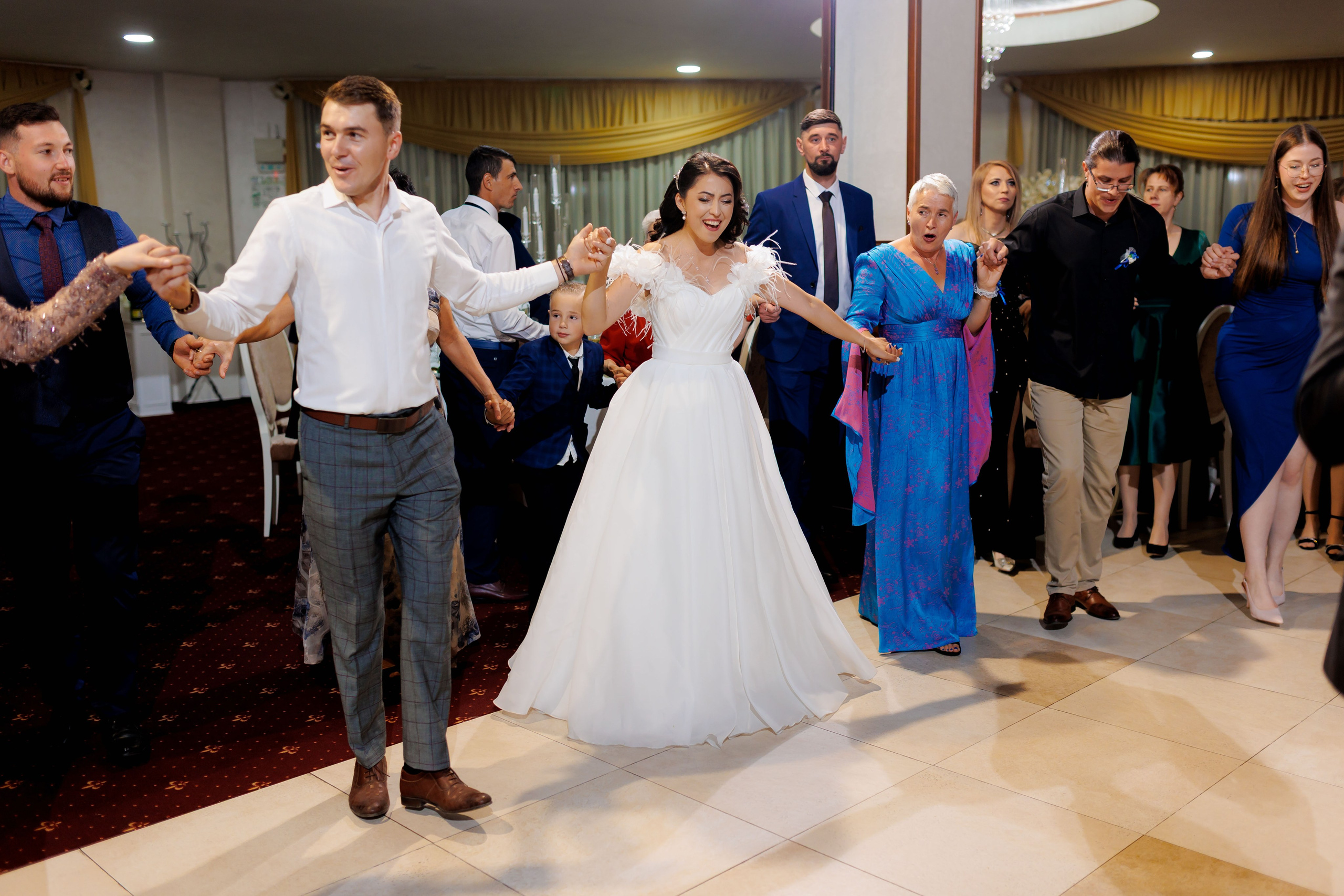 Loredana & Emilian – Ziua Nunții | Videografie - fotografie Botez Suceava, Iași, Botoșani. Servicii foto-video profesionale, pentru momente de neuitat