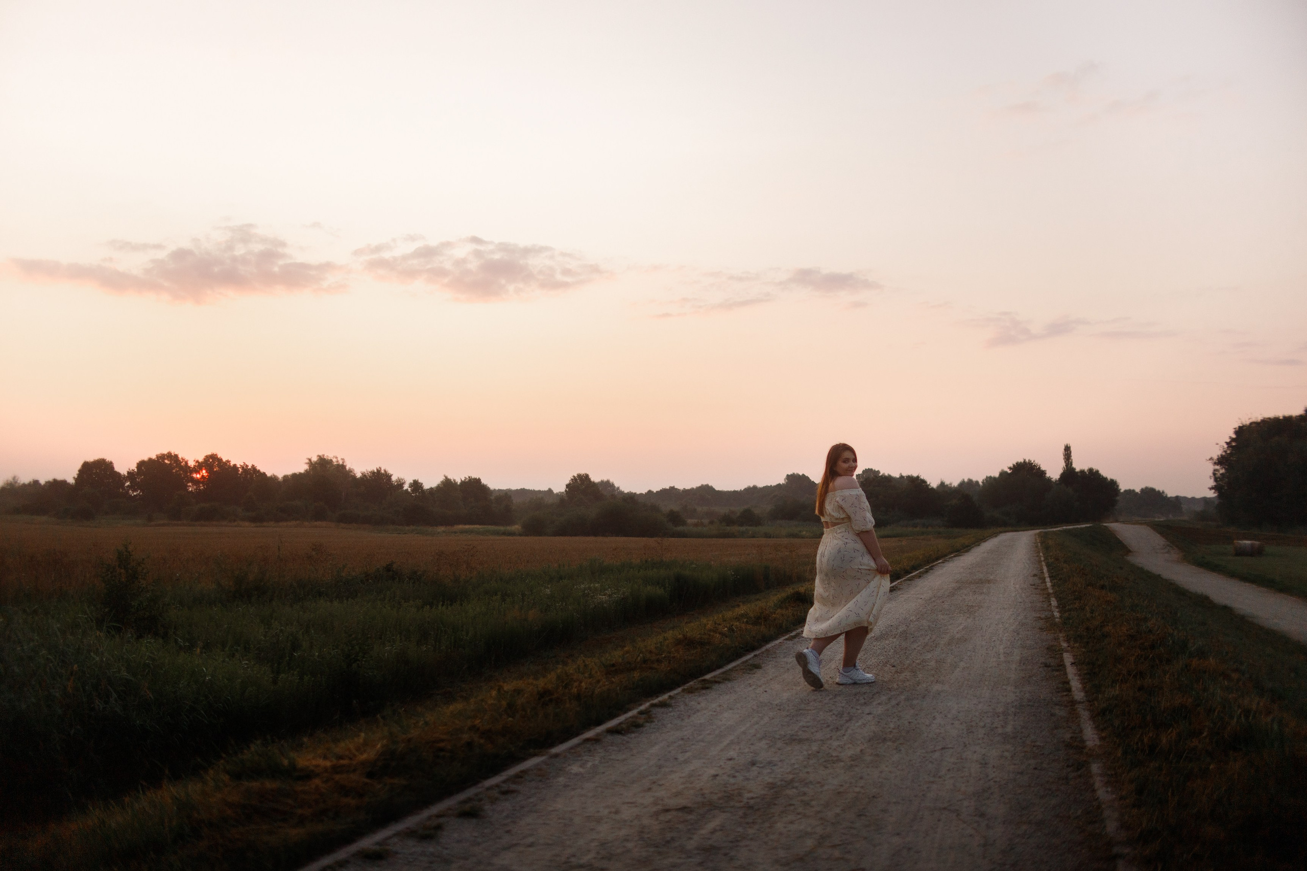 Katya in the field. Kaja | fotograf psów we Wrocławiu