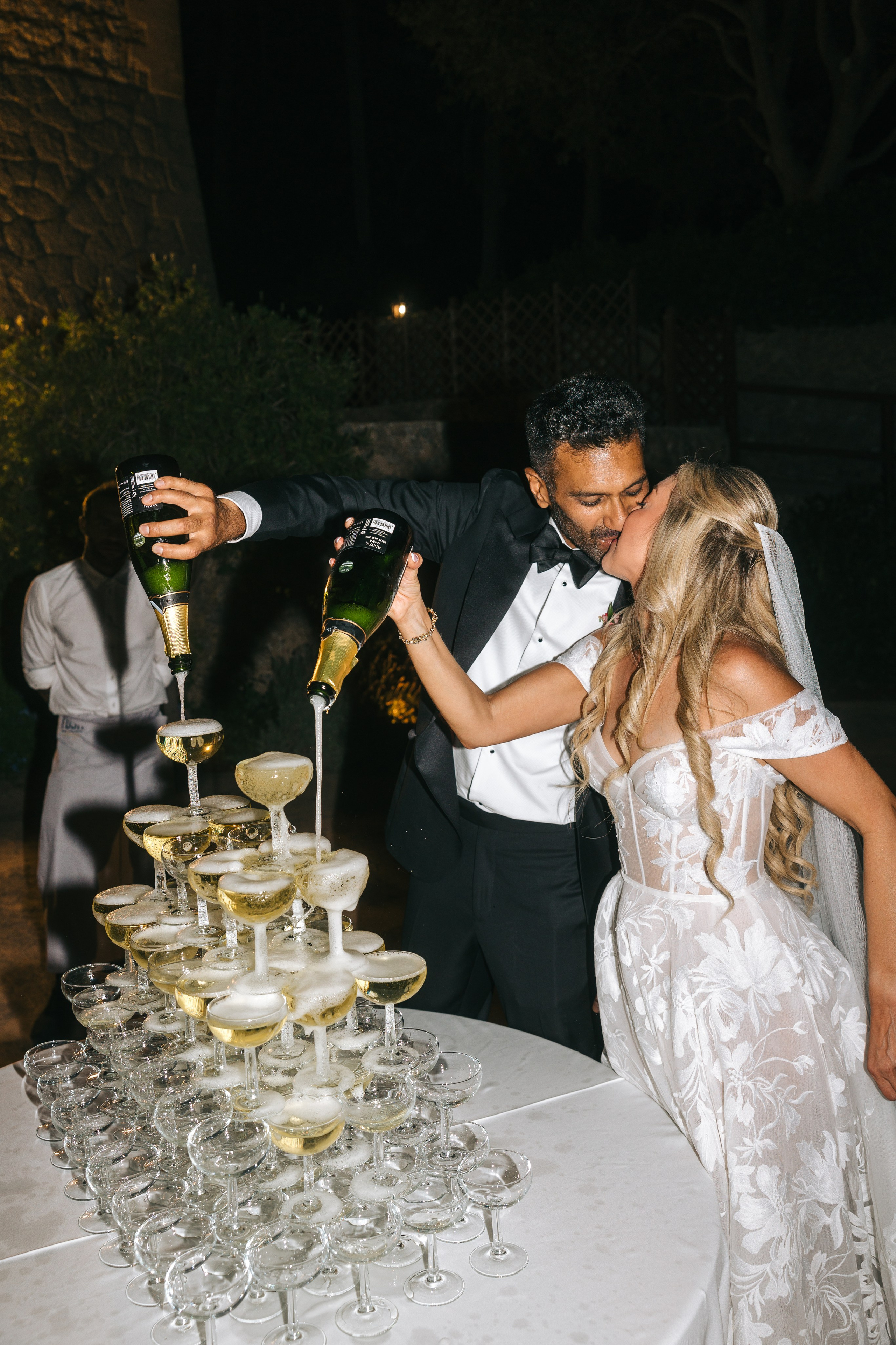 Mallorca venue Son Marroig for this LA Wedding Ceremony. Wedding Celebrant in Mallorca Iban Collin