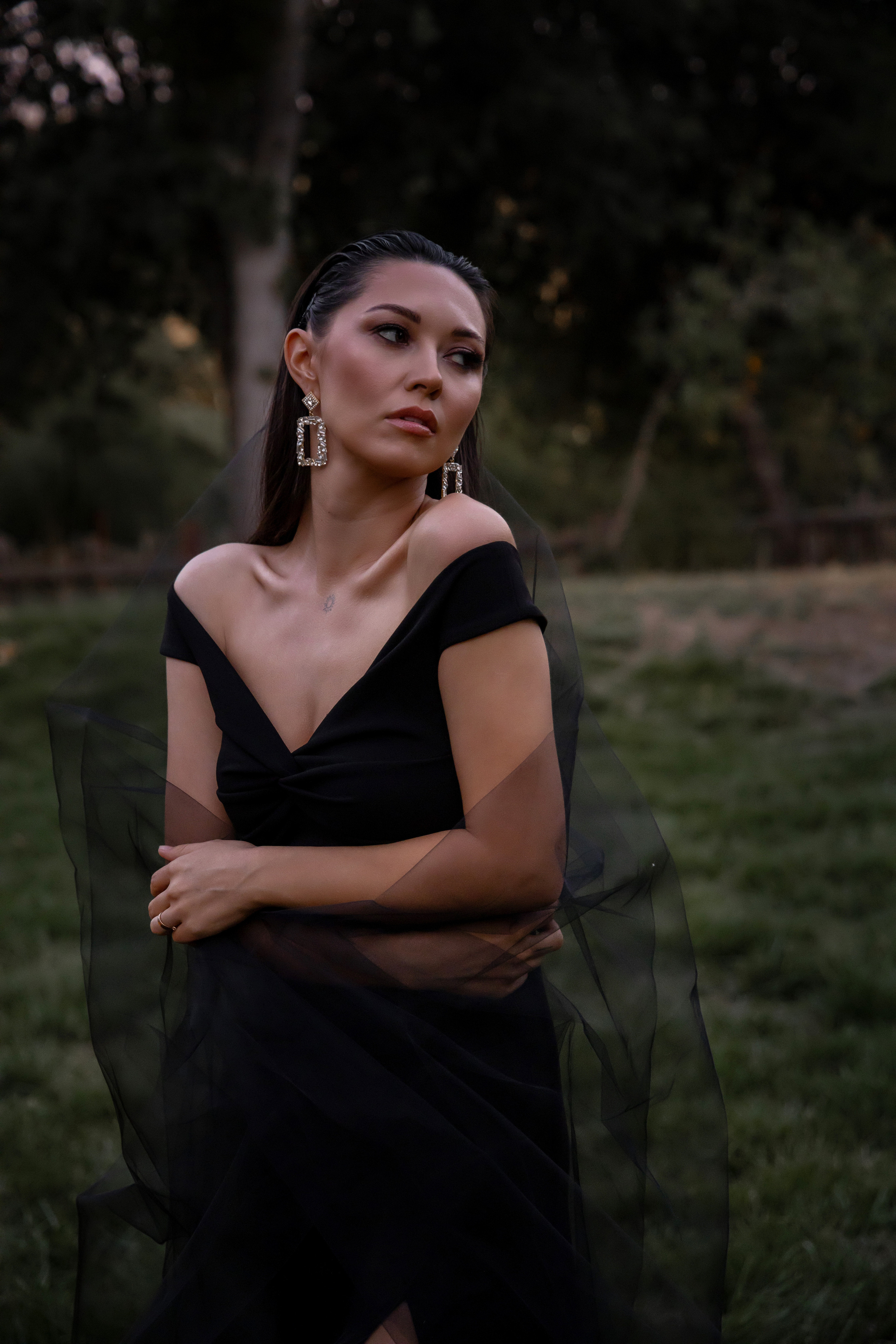 The bride in black dress. Bay Area Photographer: family, maternity, love story, wedding