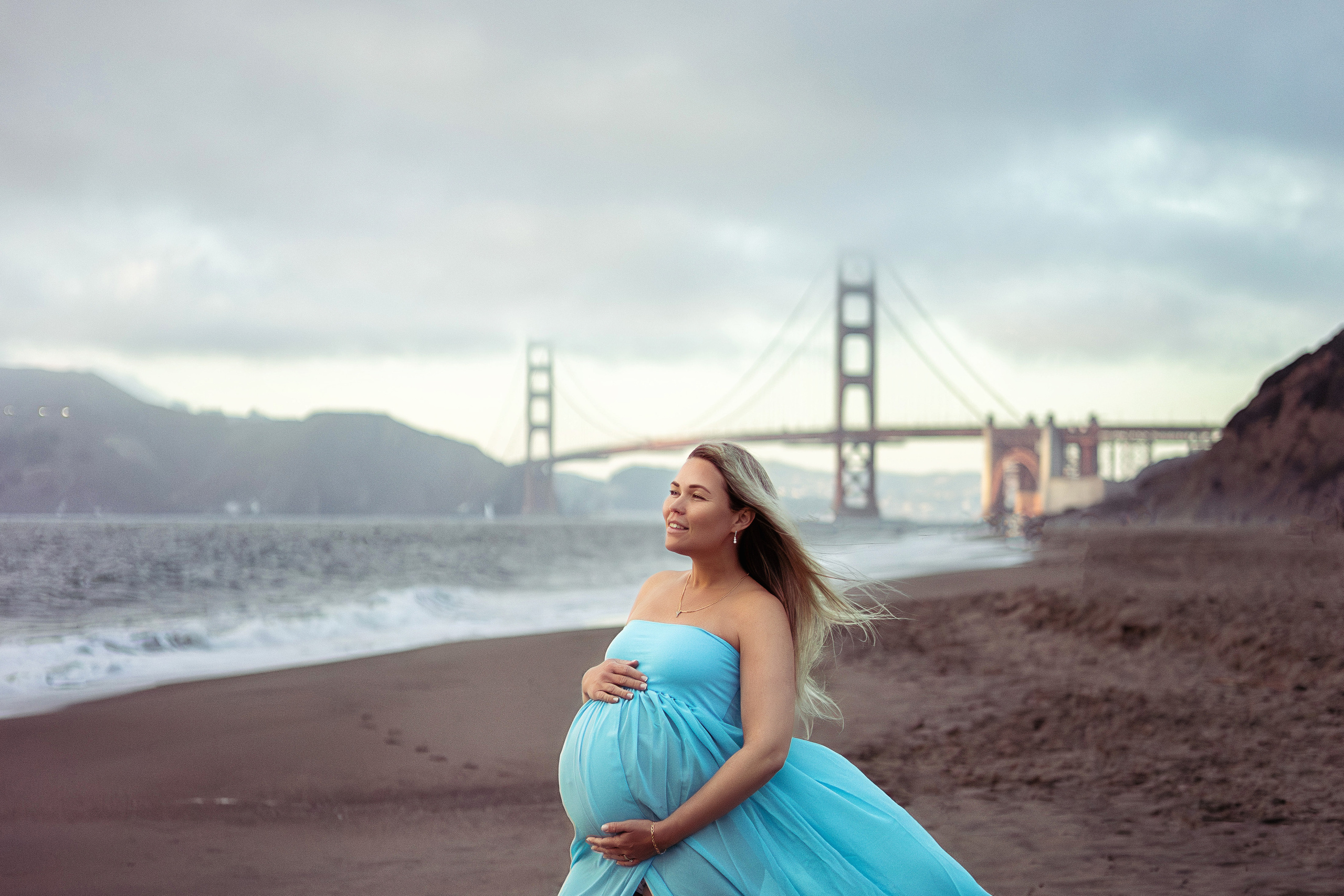 Ocean pregnancy photo shoot. Bay Area Photographer: family, maternity, love story, wedding