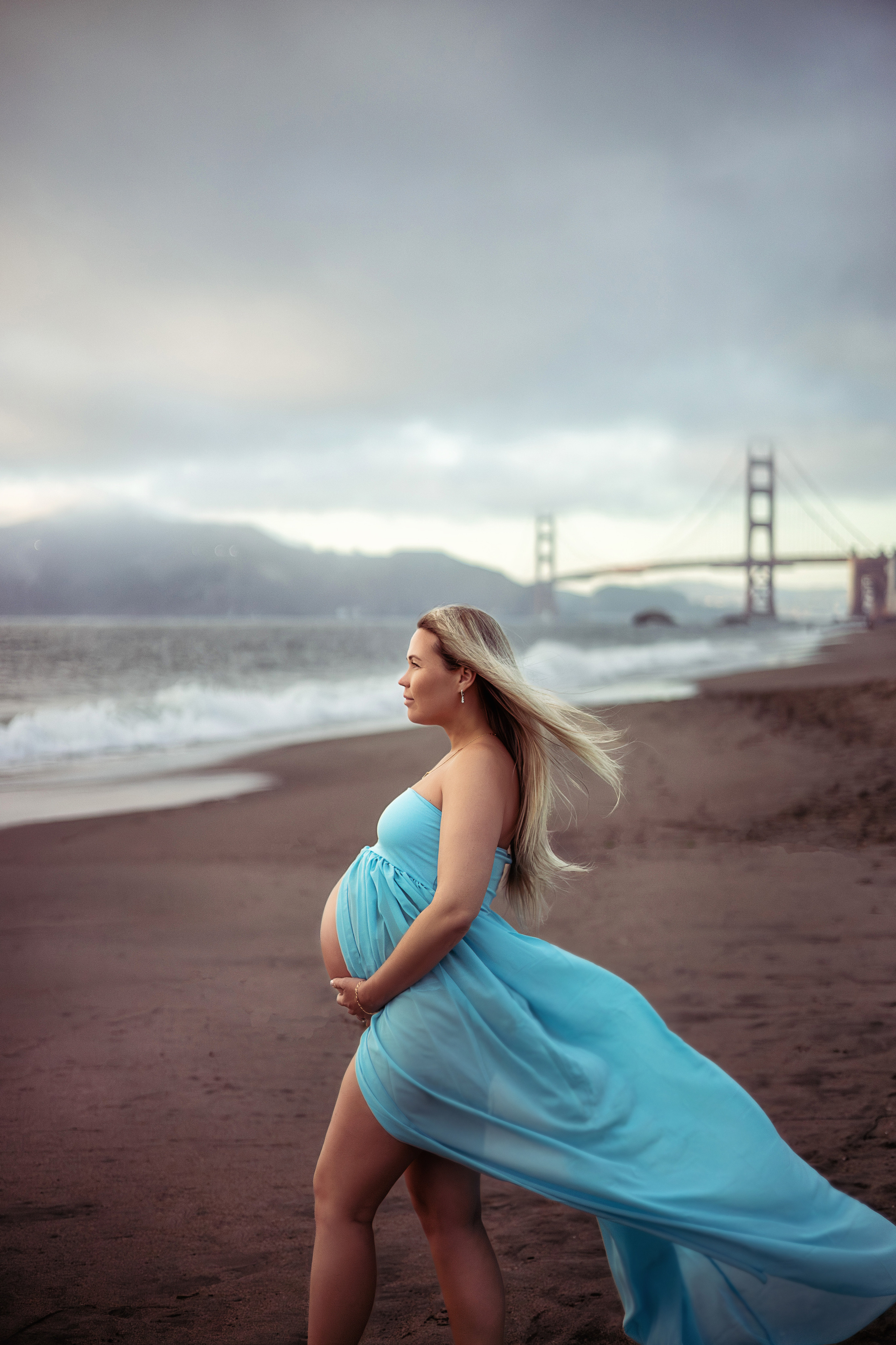 Ocean pregnancy photo shoot. Bay Area Photographer: family, maternity, love story, wedding