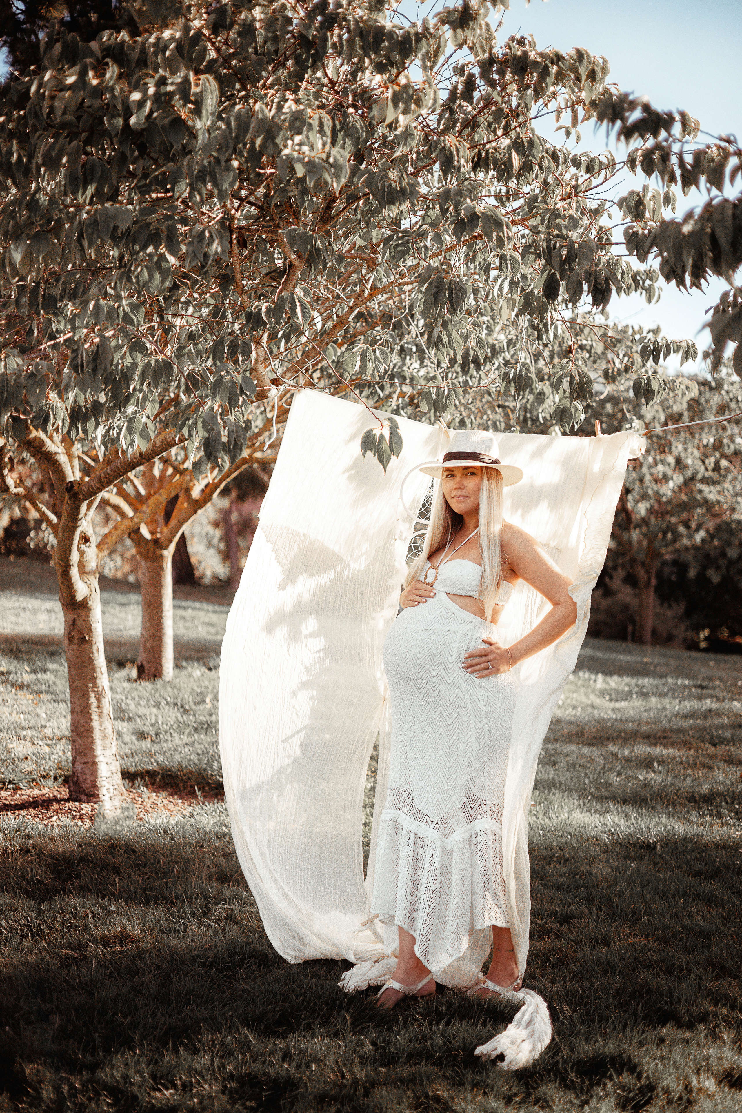 Pregnancy photo shoot in the park. Bay Area Photographer: family, maternity, love story, wedding