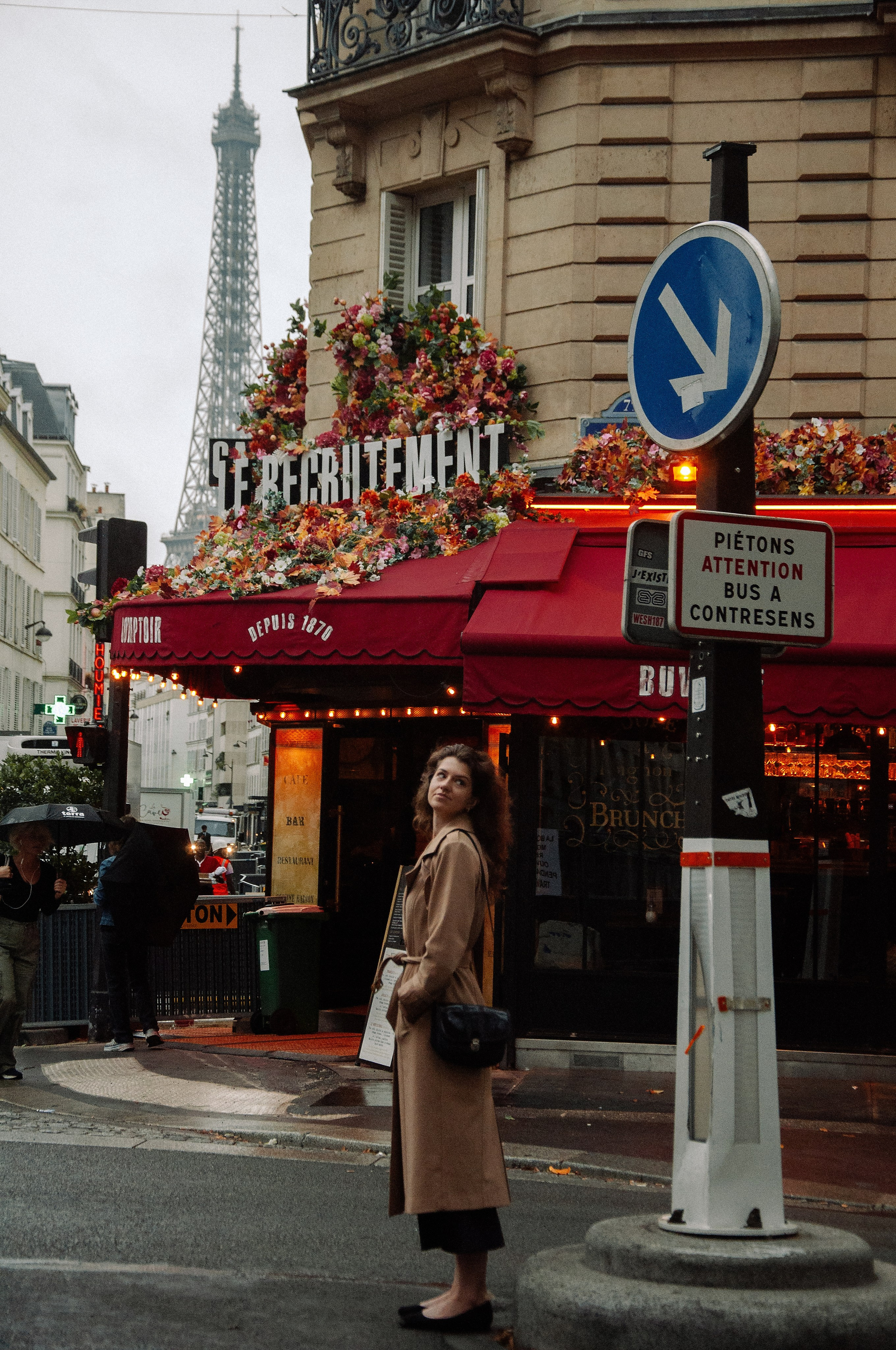 Rainy Paris Photoshoot. Paris photographer — Polina Osipova
