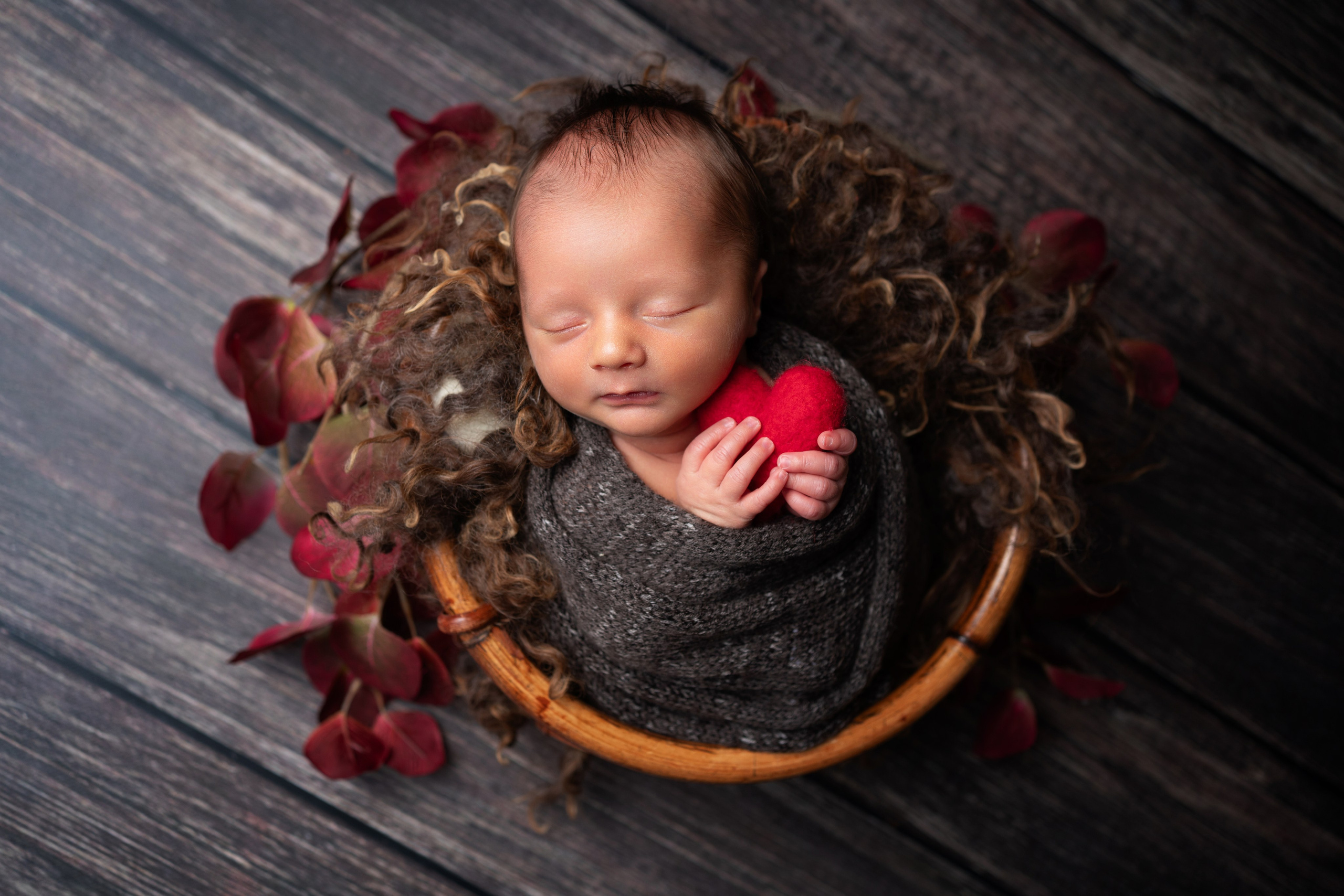 John. Neugeborenenfotografin und Retoucher in Augsburg Nastassia Schneider