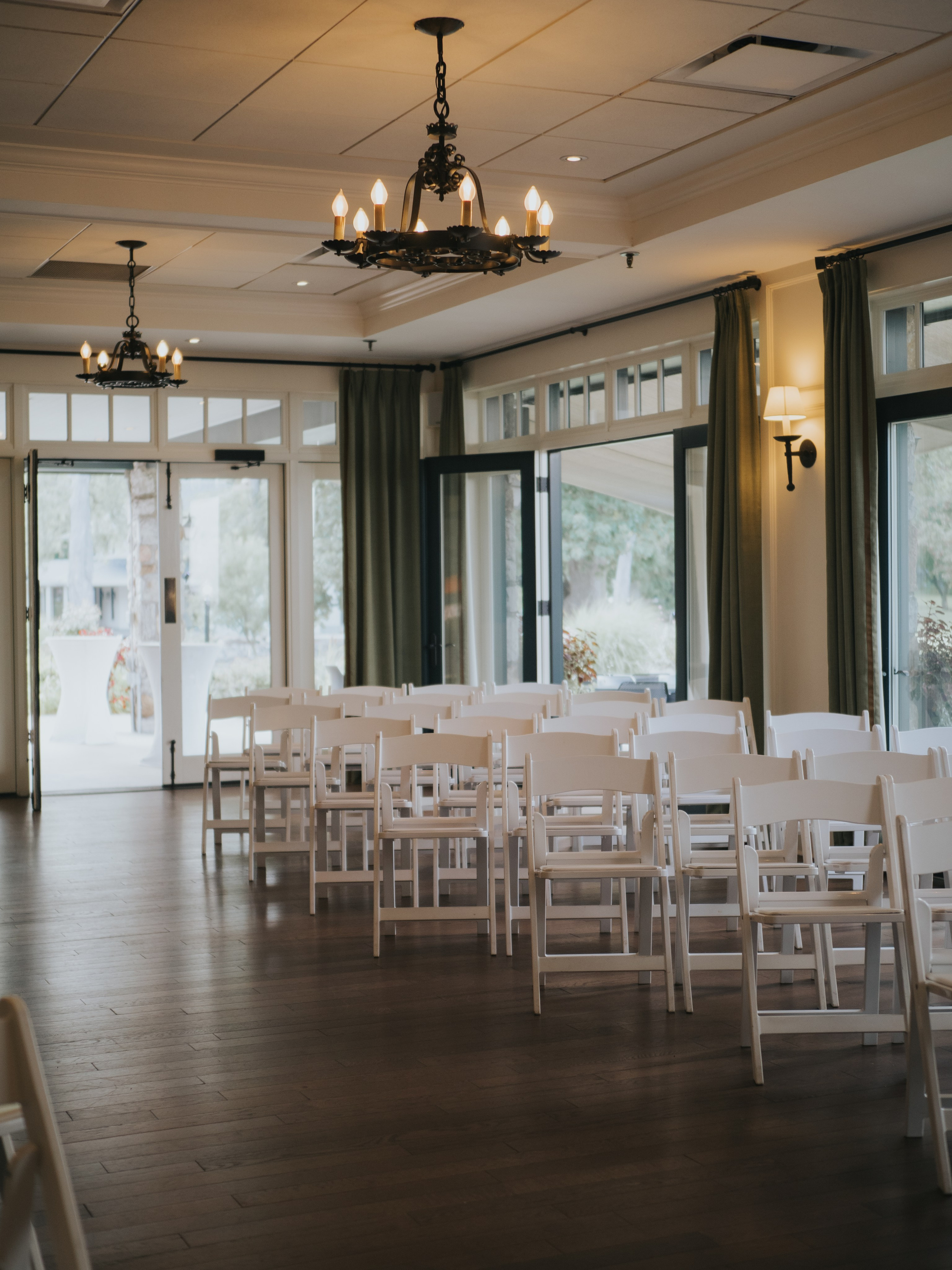 Wedding of Cassandra and Loïc in Beaconsfield, Montreal. Wedding and Family Photography Montreal Muriel Oe Photo