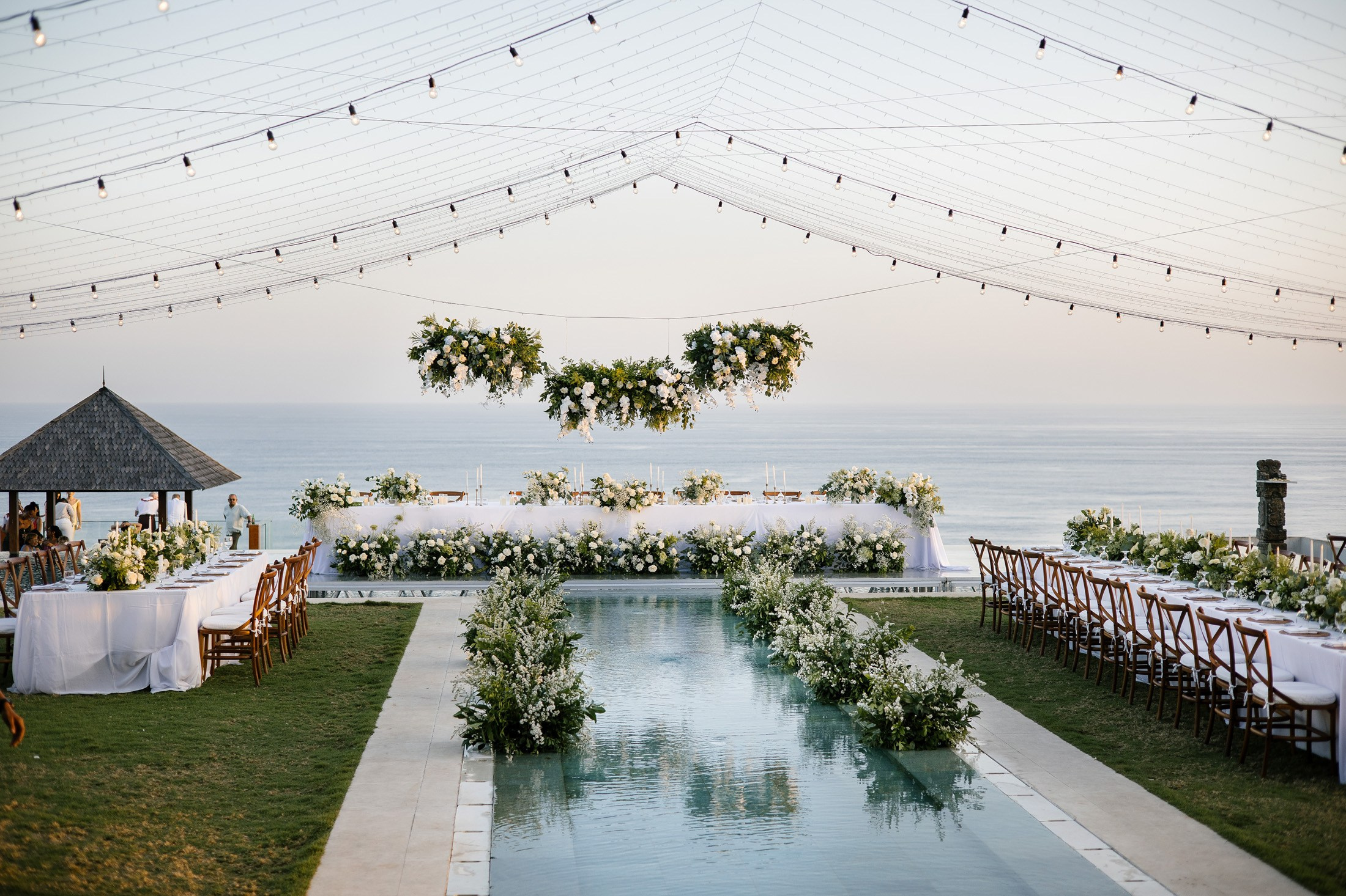 Big funny wedding with guests in paradise Bali island. Get.it.feel — Aesthetic Photography and Videography