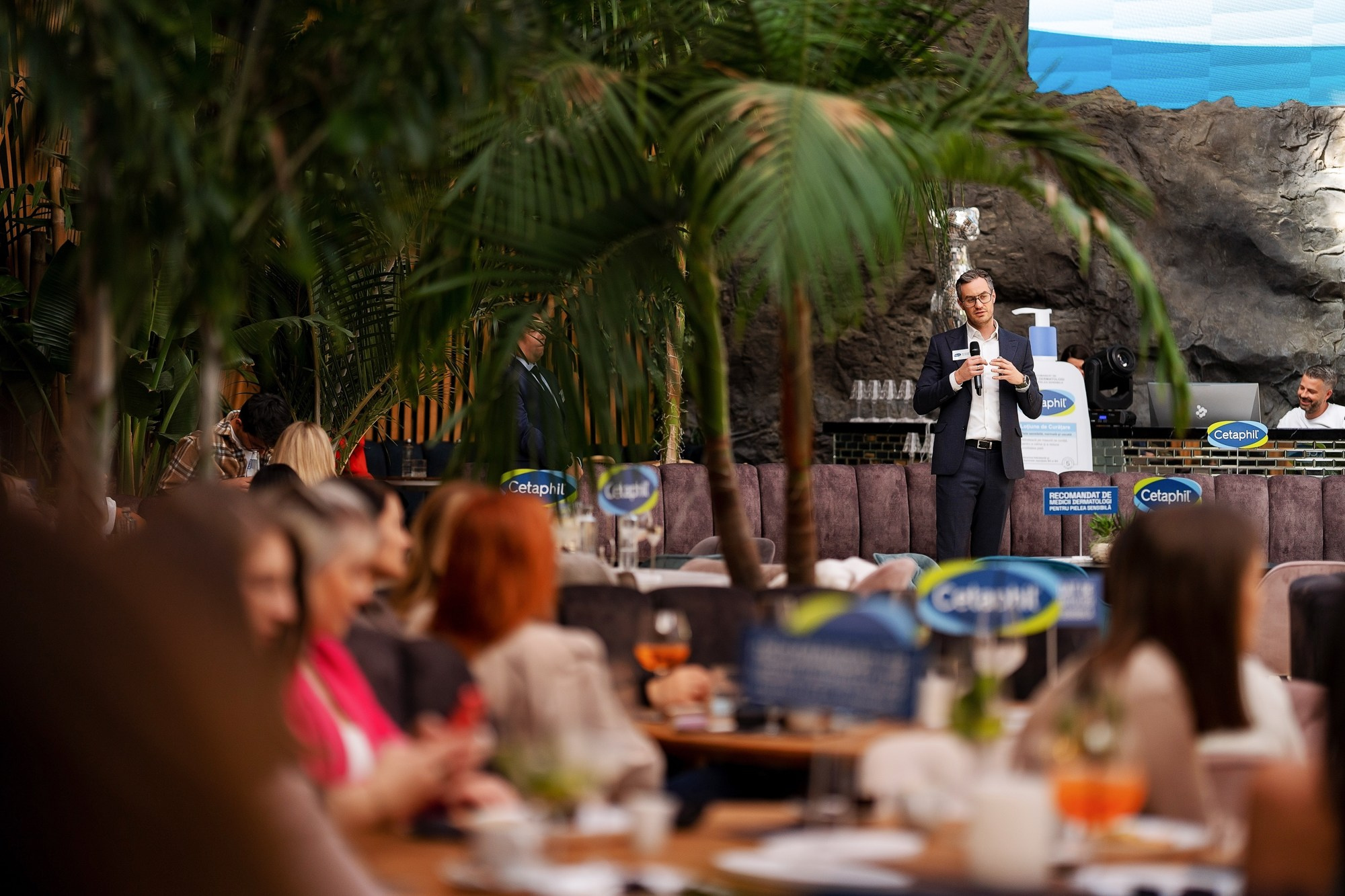 Fotografie Corporate Specializat in Lansări Produs si Serviciu. Fotograf Corporate Business