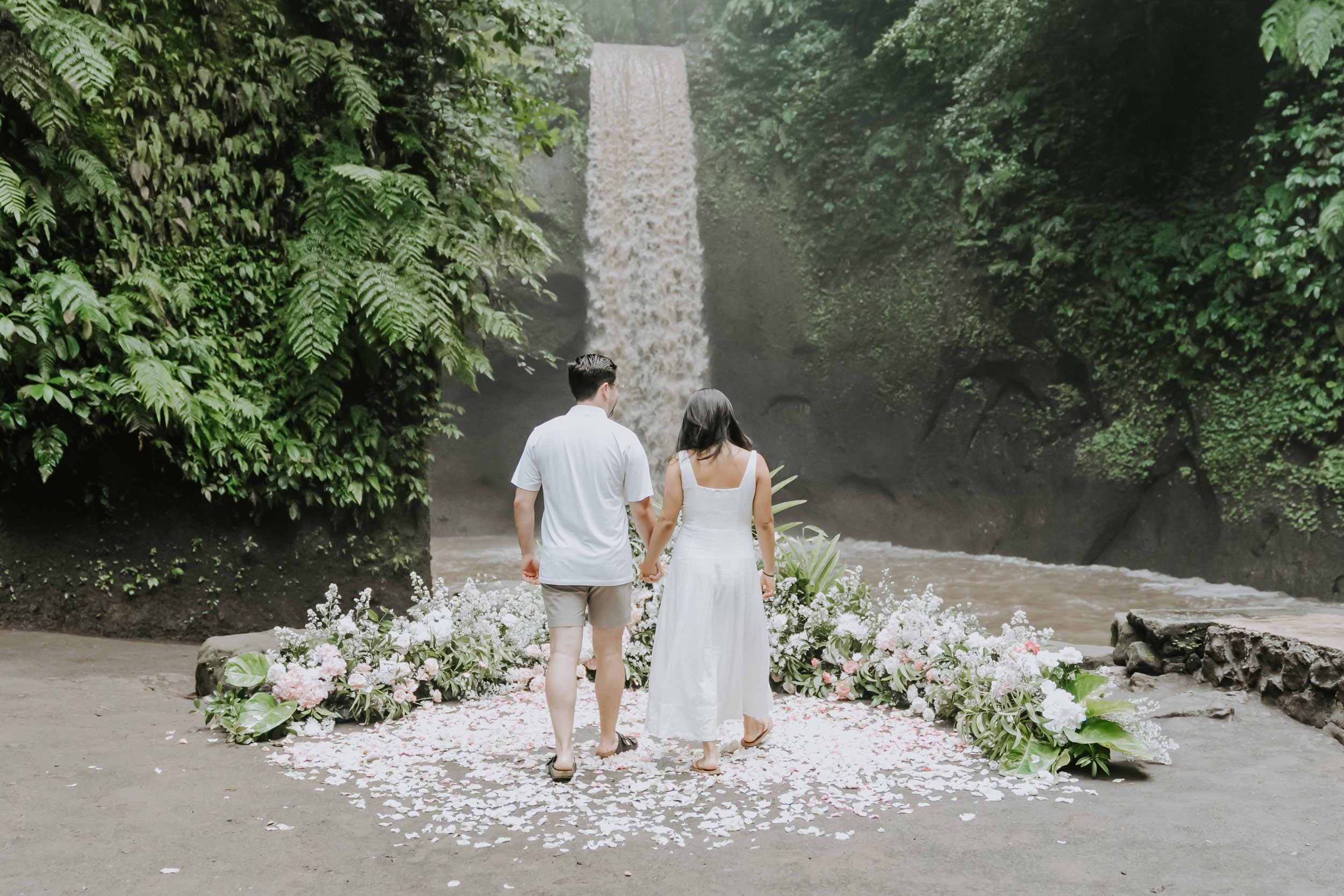 Marriage Proposal. Female Photographer in Bali