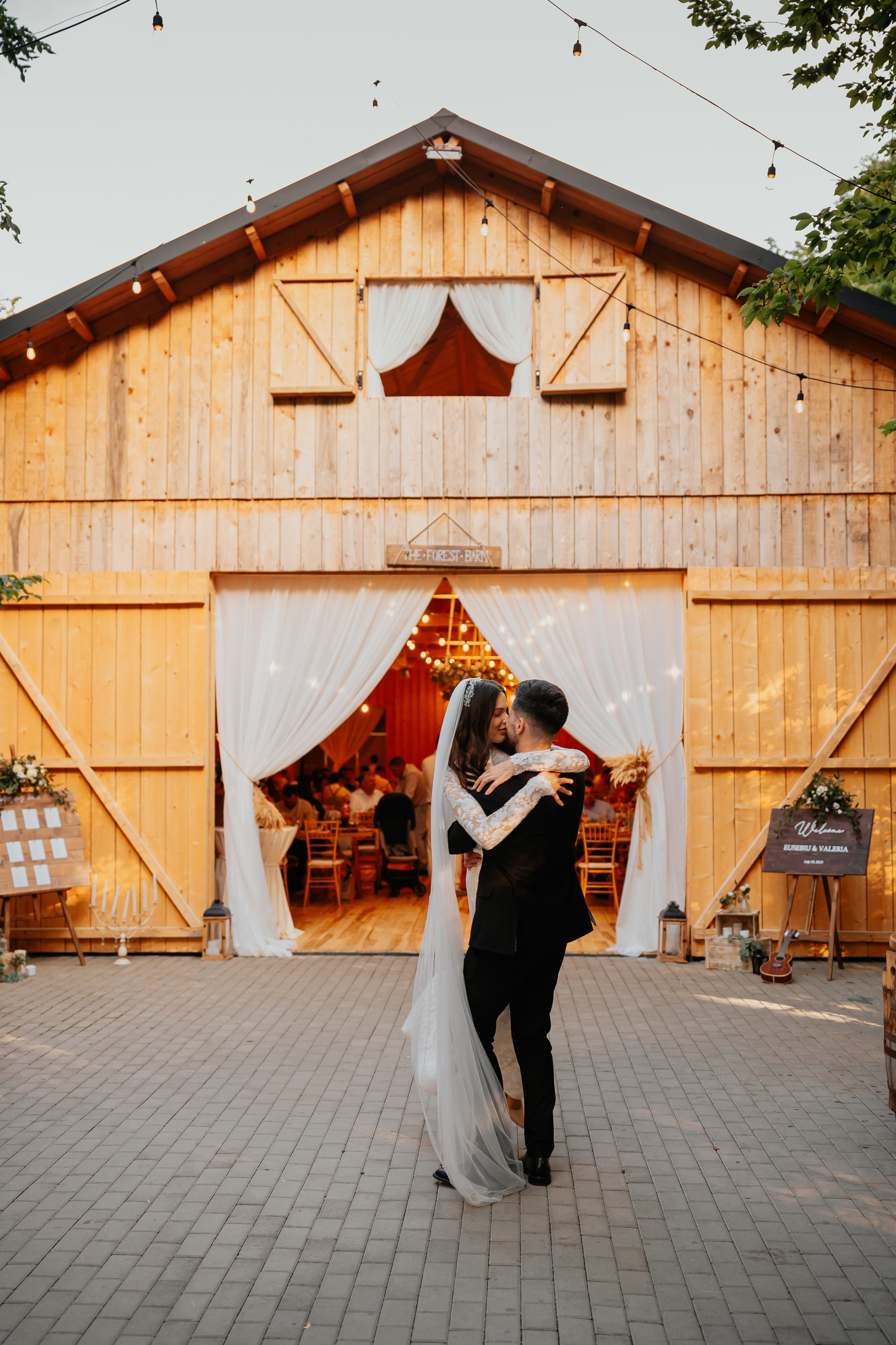 E & V. Fotograf Nunta Iasi - Hearts & Pictures