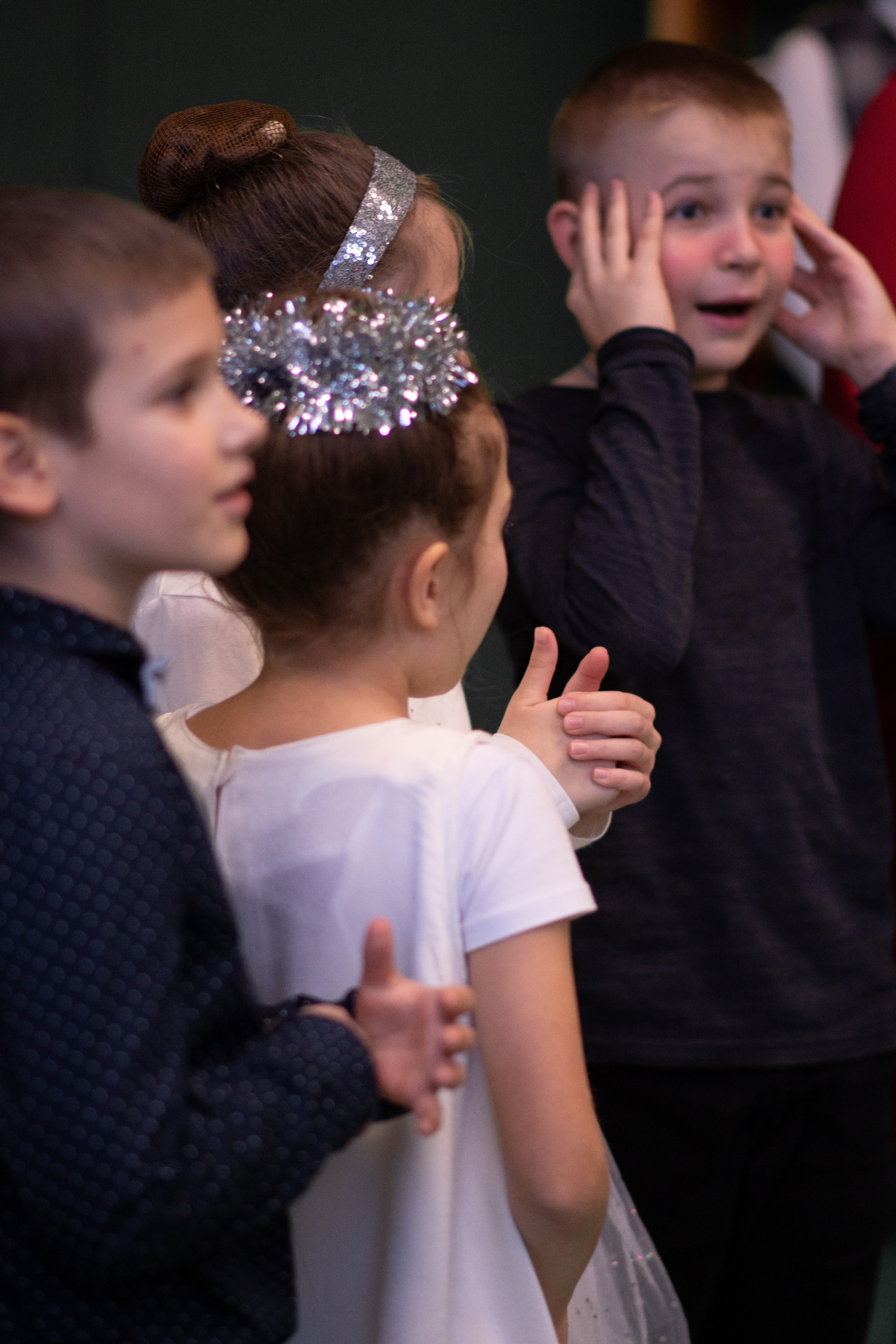 Новогодний хоровод. Семейный и детский фотограф