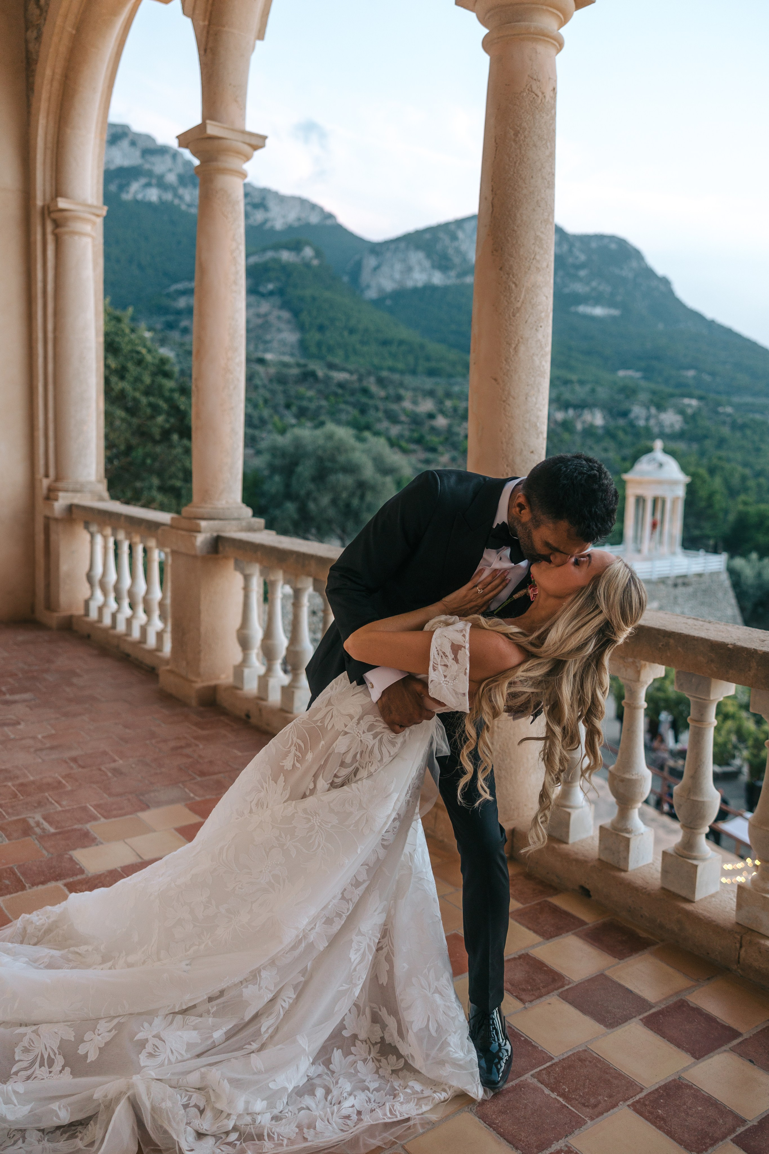 Mallorca venue Son Marroig for this LA Wedding Ceremony. Wedding Celebrant in Mallorca Iban Collin