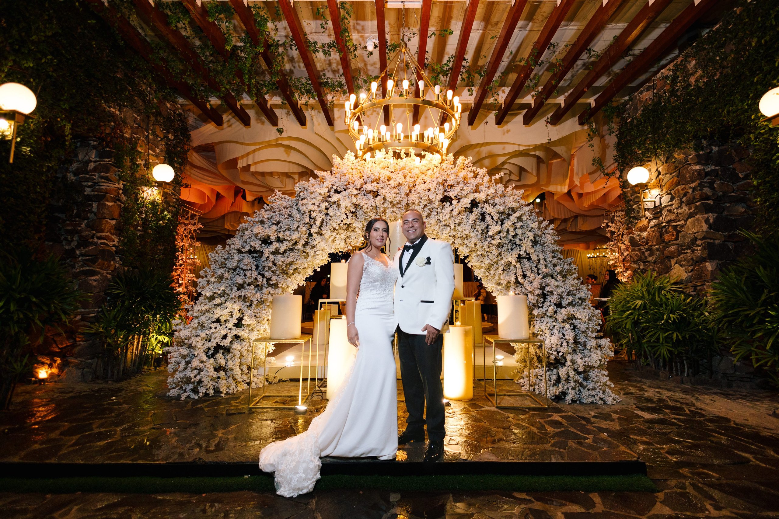 Alejandra y Salvador. Principal