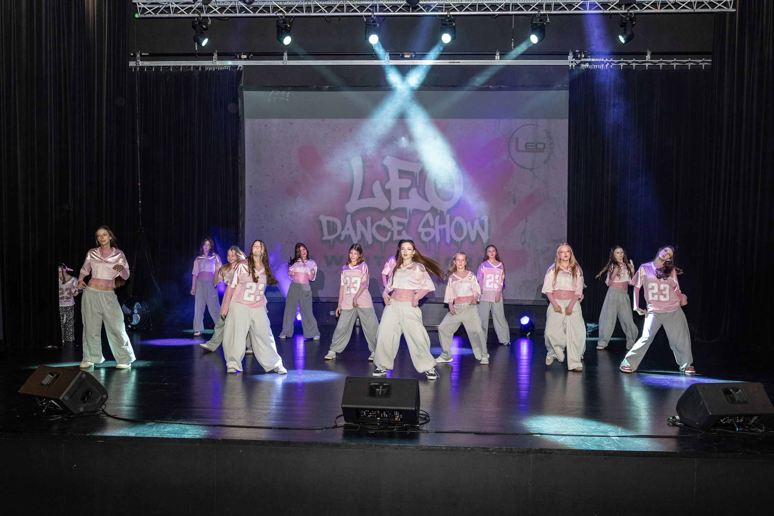 LEO DANCE SHOW WINTER 2025. Семейный и детский фотограф в Варшаве Мила Бобровская