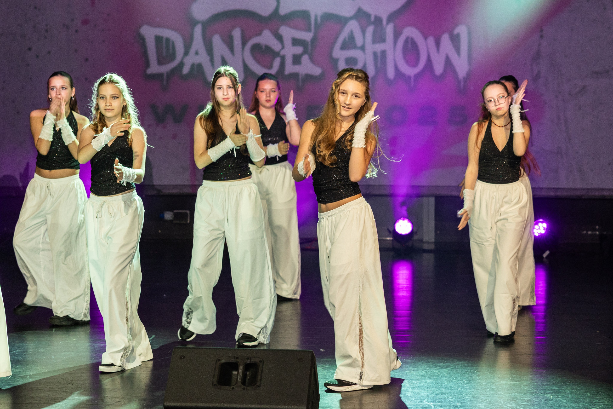 LEO DANCE SHOW WINTER 2025. Семейный и детский фотограф в Варшаве Мила Бобровская