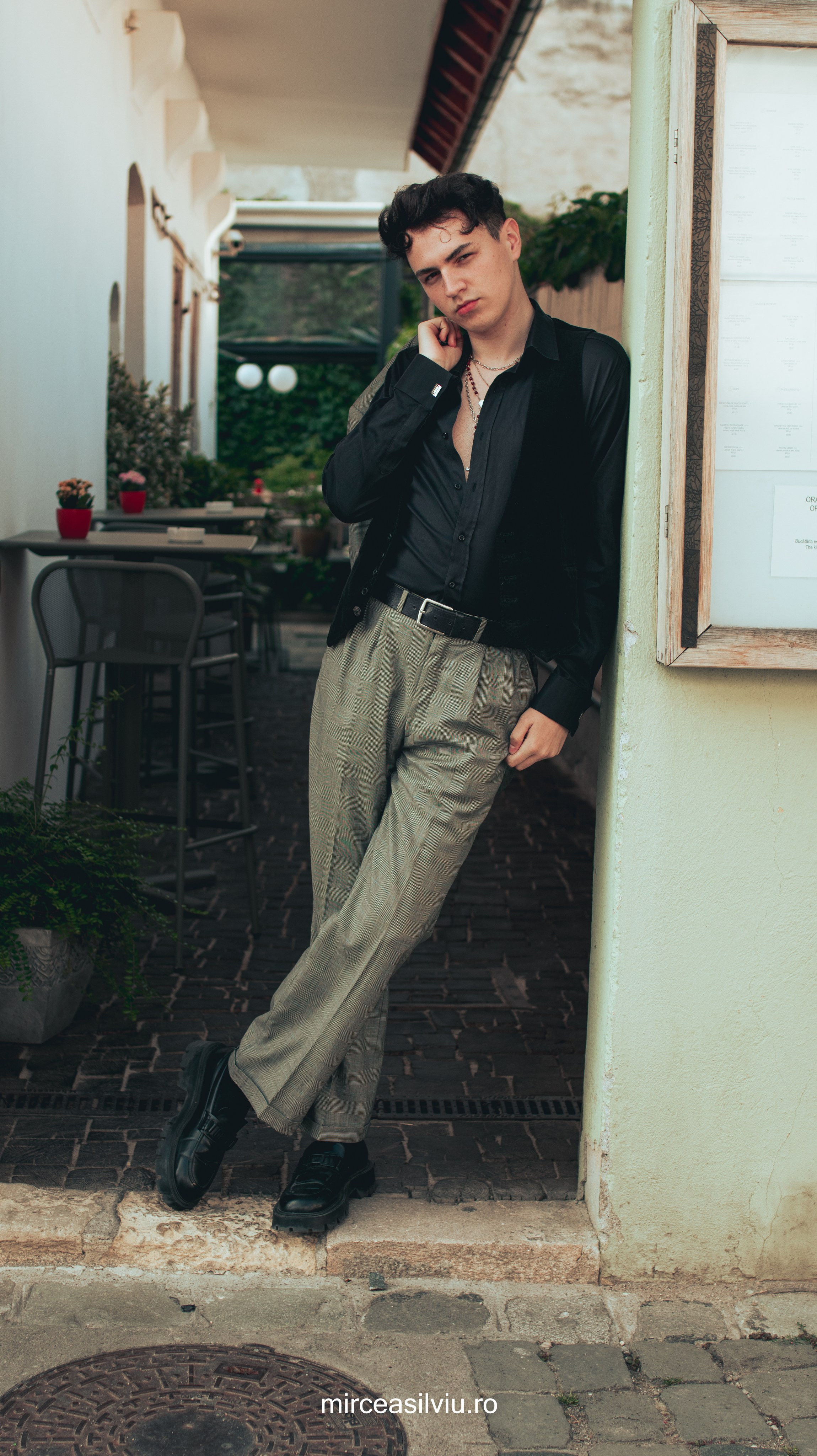 Darius. Fotograf de portrete și evenimente din Cluj-Napoca. Ședințe foto individuale, nunți, botezuri și aniversări în Cluj și județul Cluj