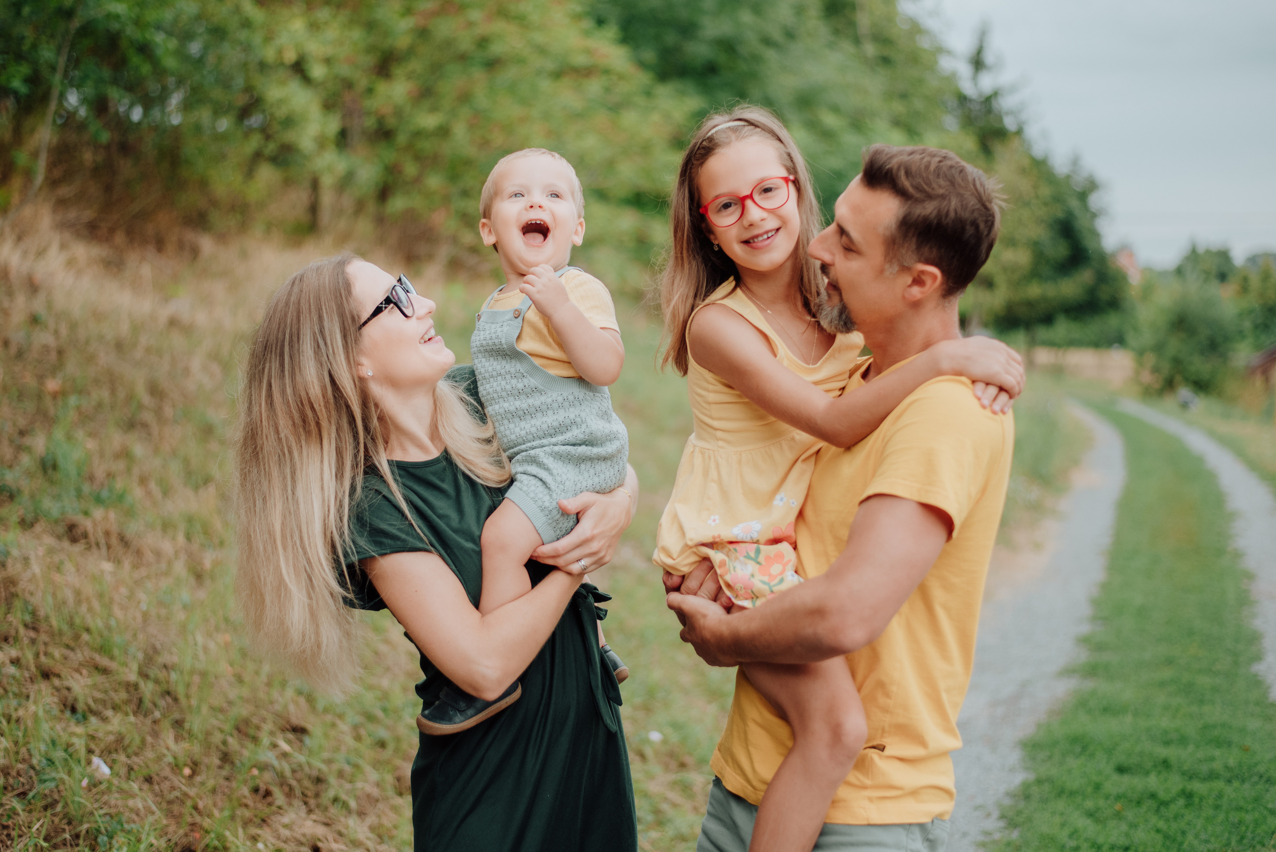 Hanka and family. Lifestyle, wedding and family photographer
