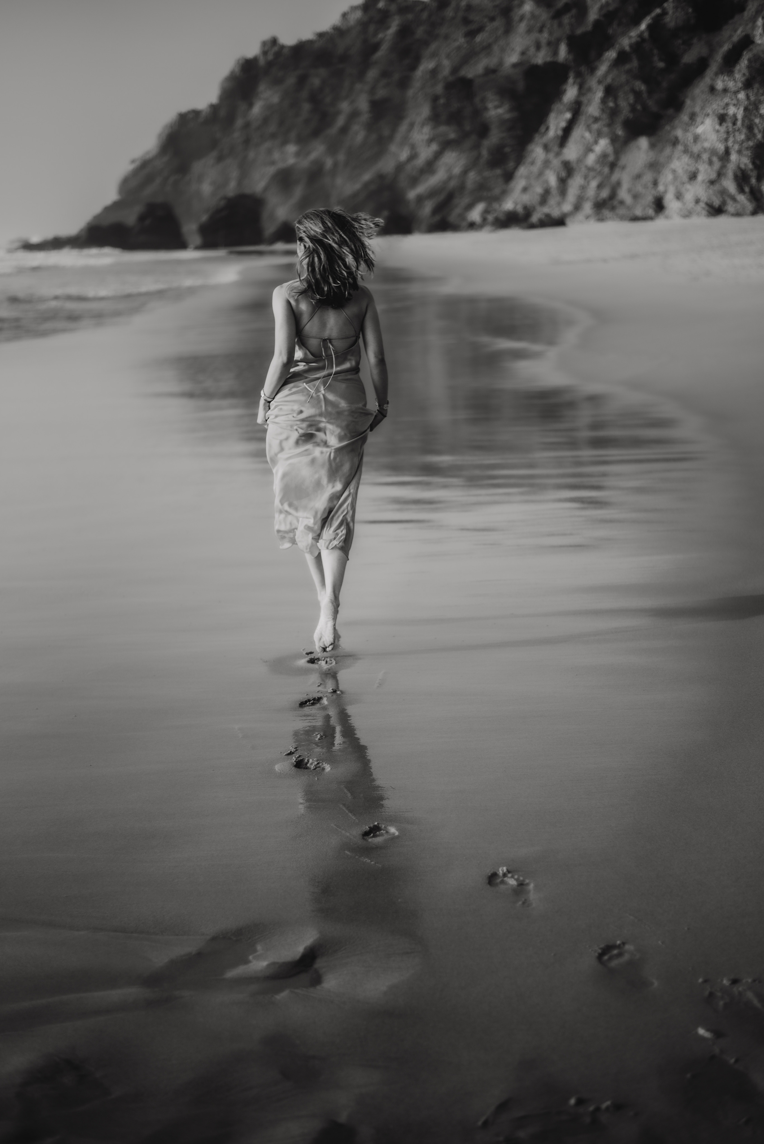 Fashion photo session at the beach. Lifestyle, wedding and family photographer