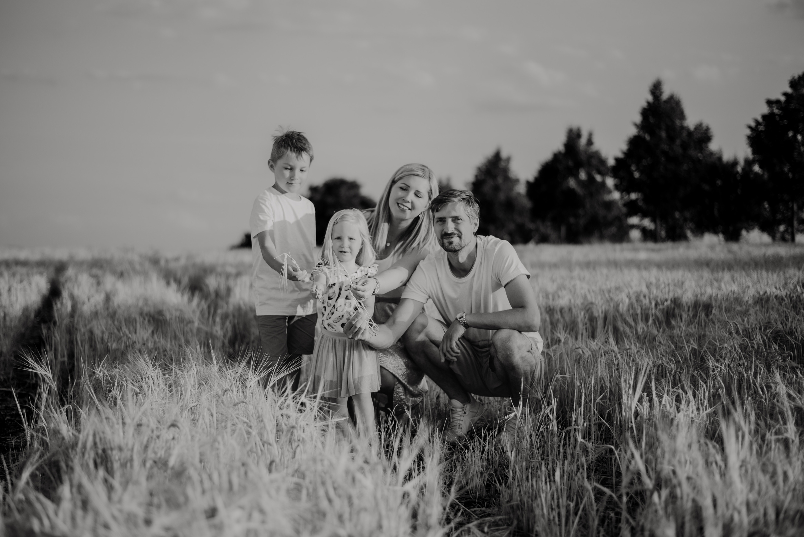 Lucka and family. Lifestyle, wedding and family photographer
