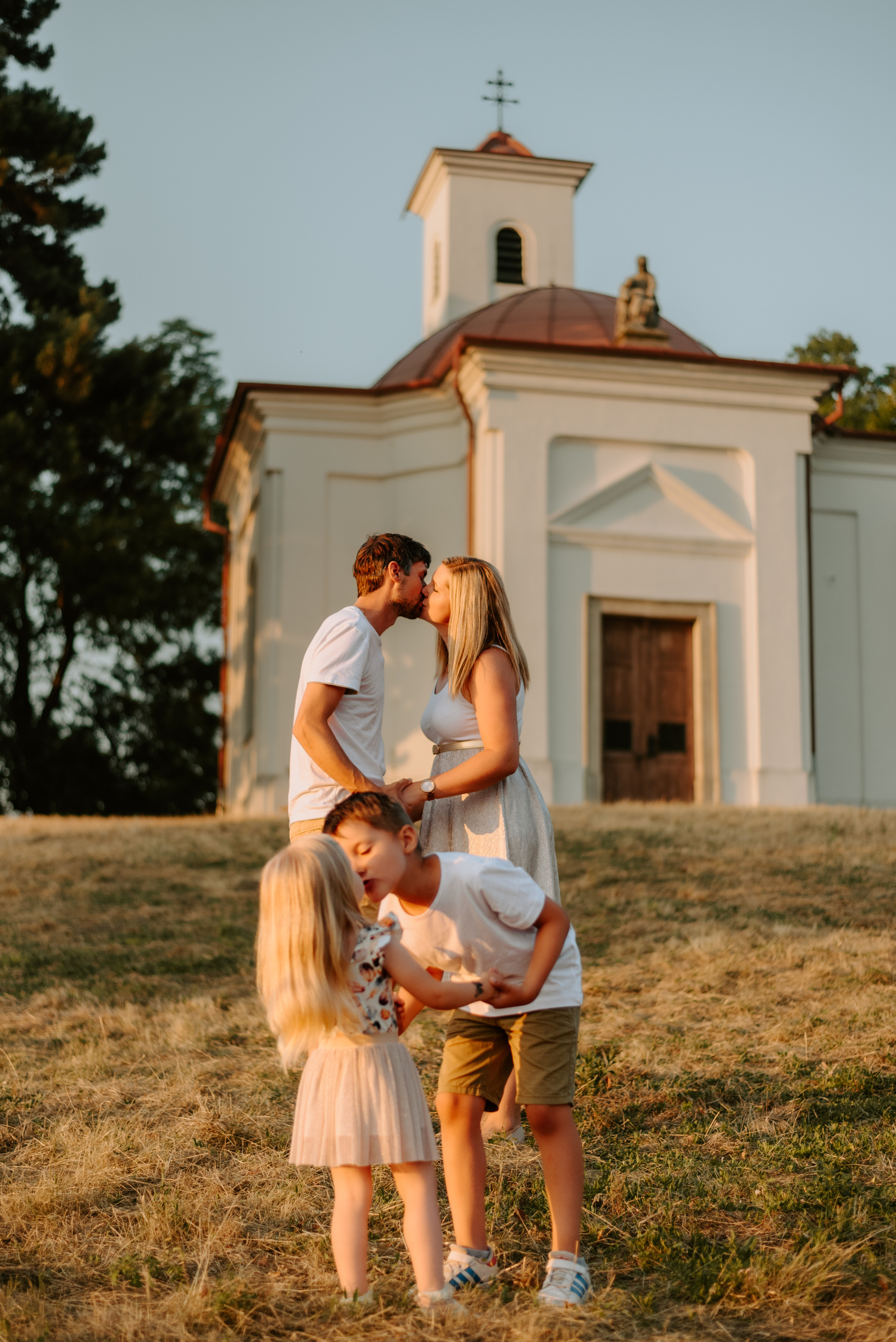 Lucka and family. Lifestyle, wedding and family photographer