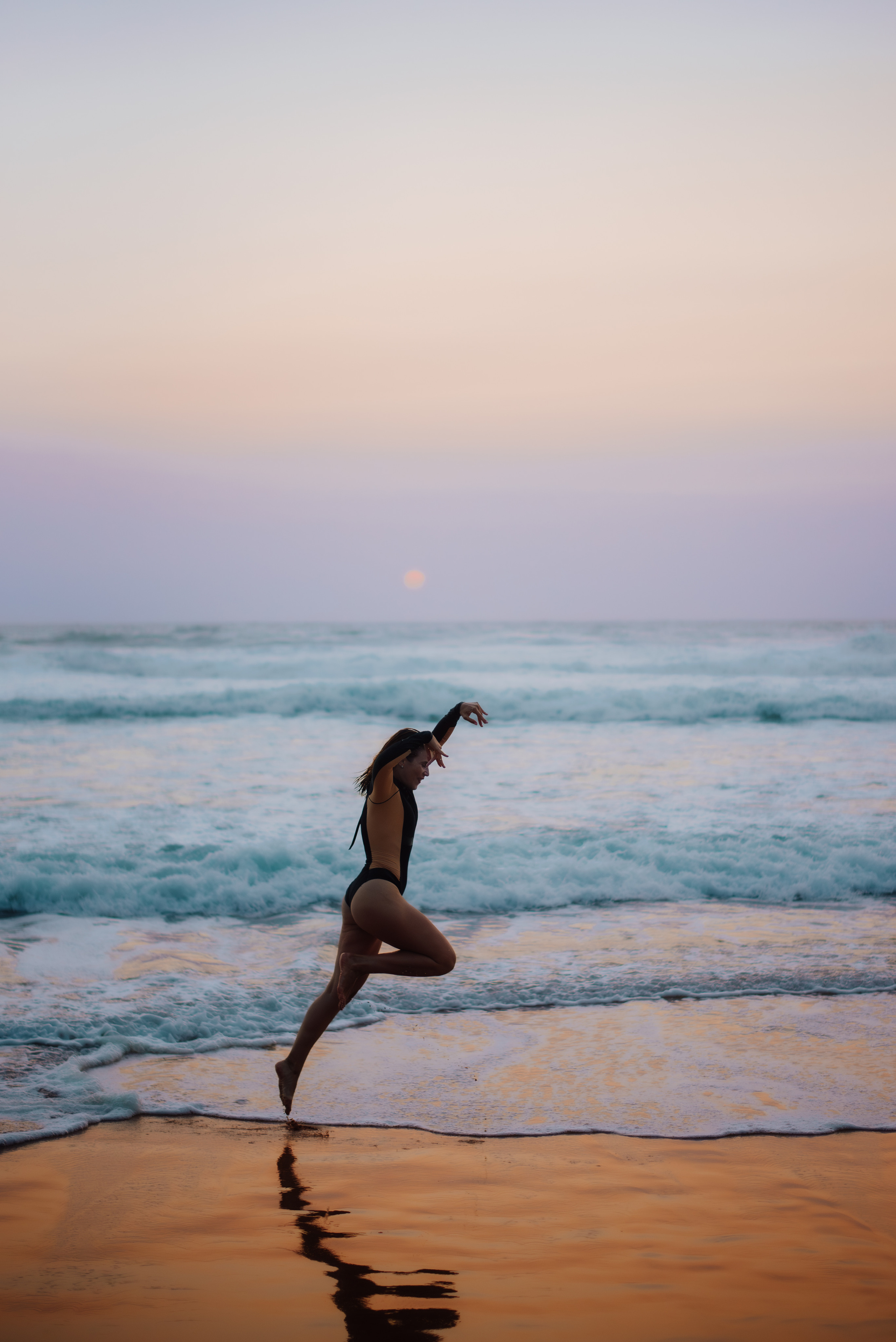 Fashion photo session at the beach. Lifestyle, wedding and family photographer